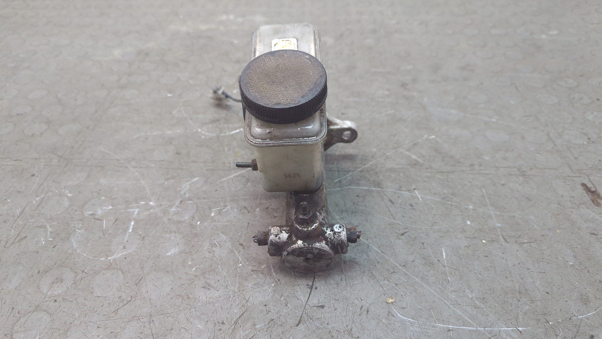 Цилиндр тормозной главный