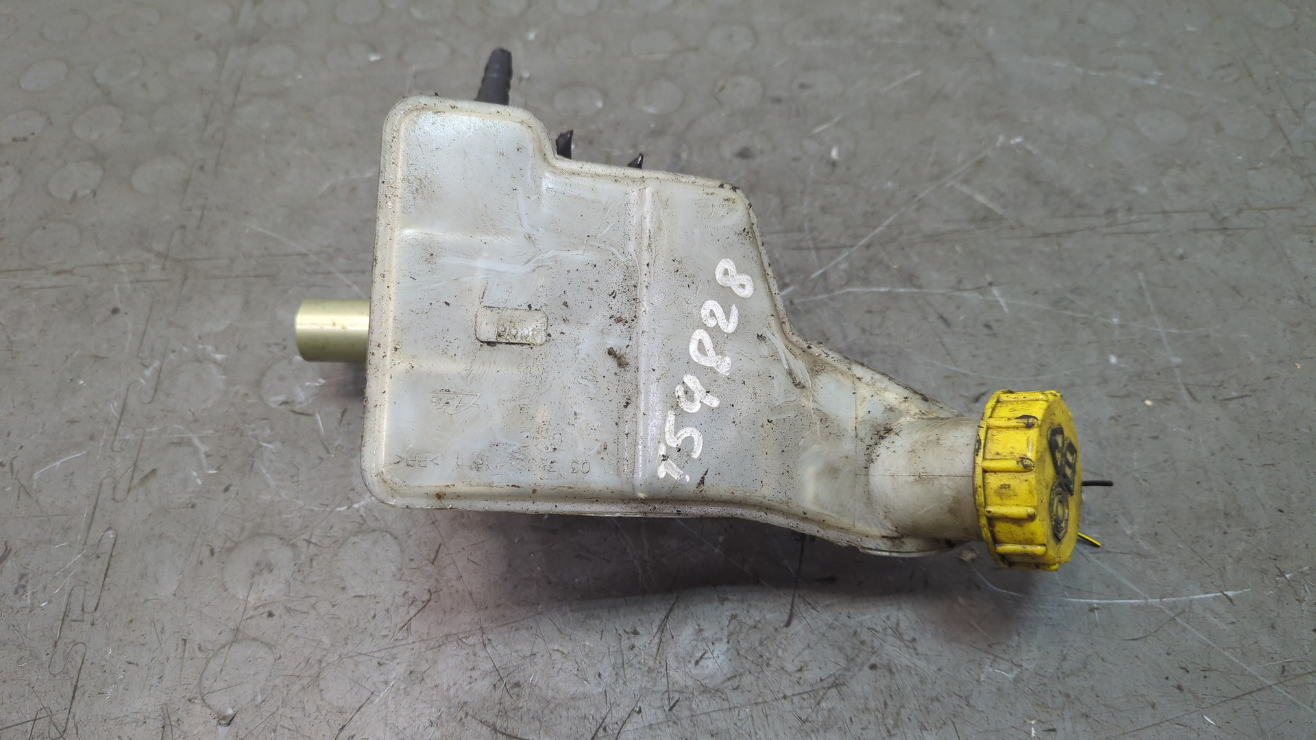 Цилиндр тормозной главный