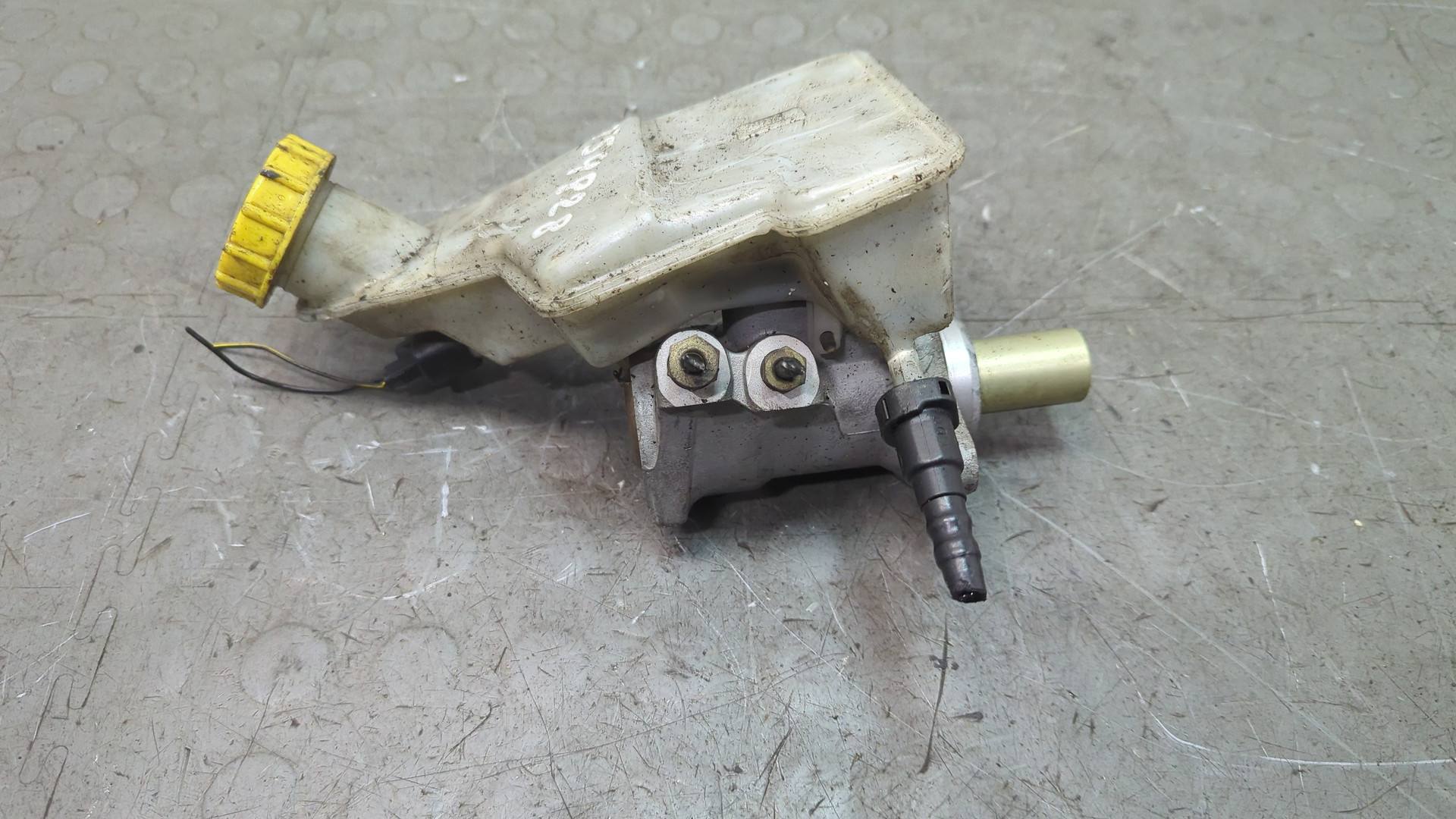 Цилиндр тормозной главный