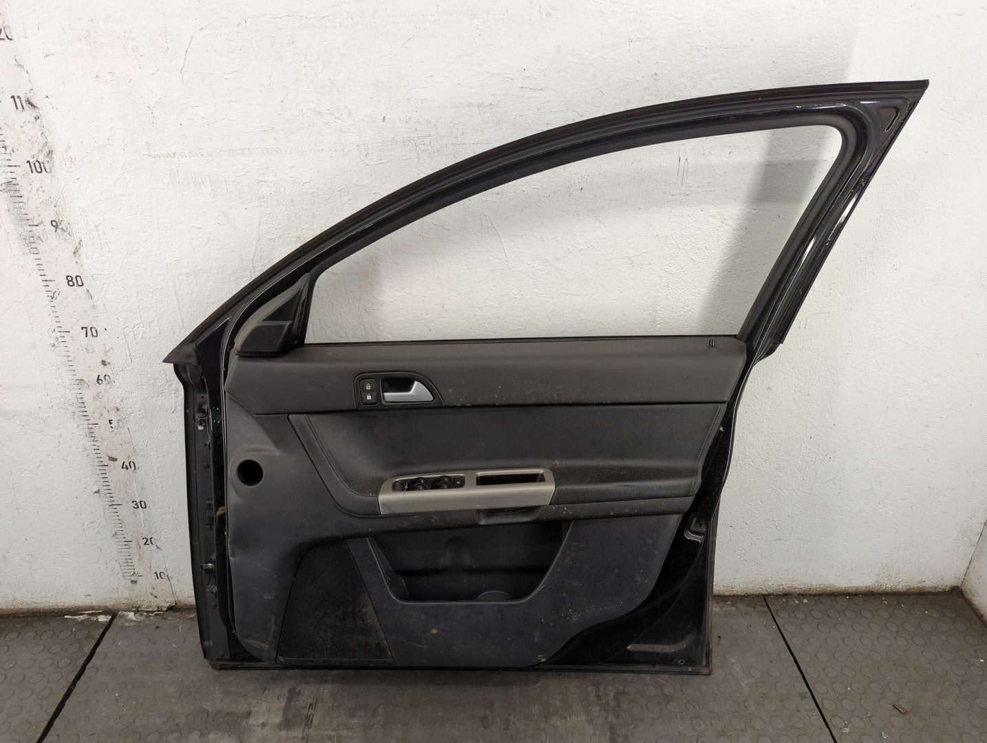 Дверь передняя правая