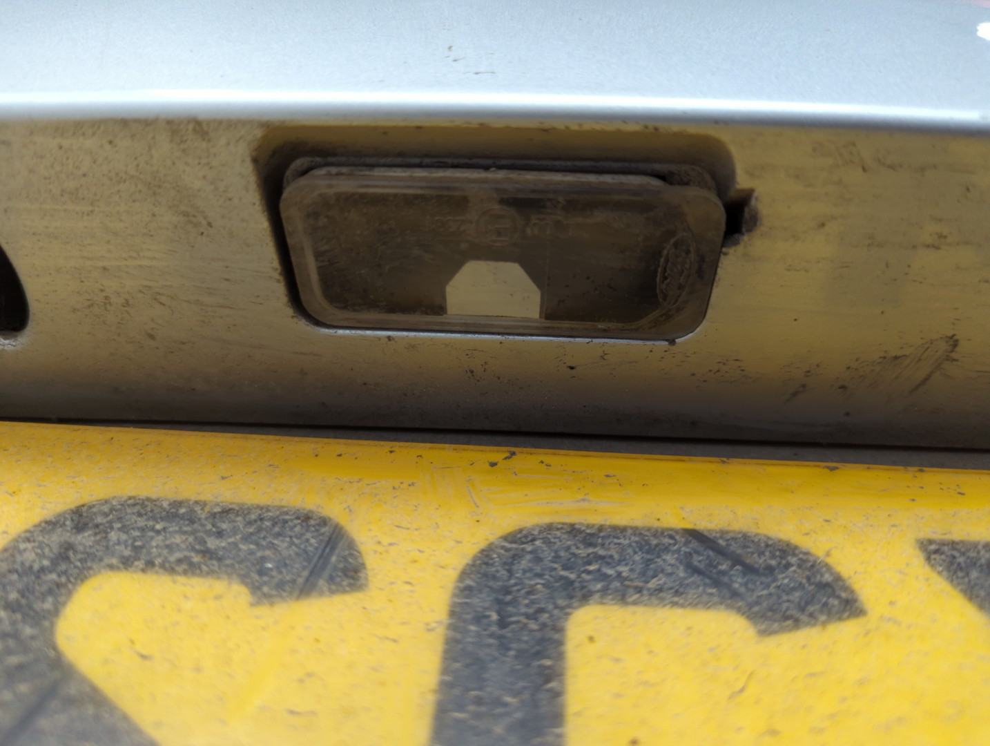 Дверь багажника