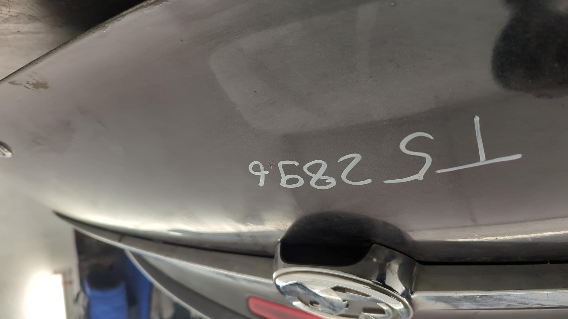 Дверь багажника