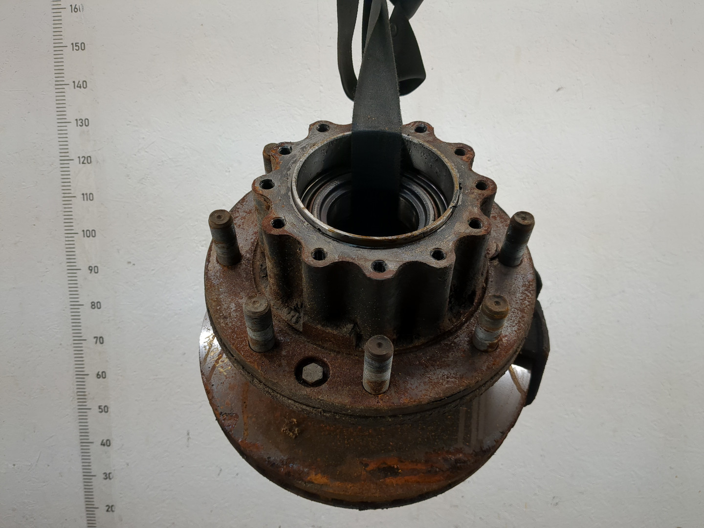 Кулак поворотный задний правый