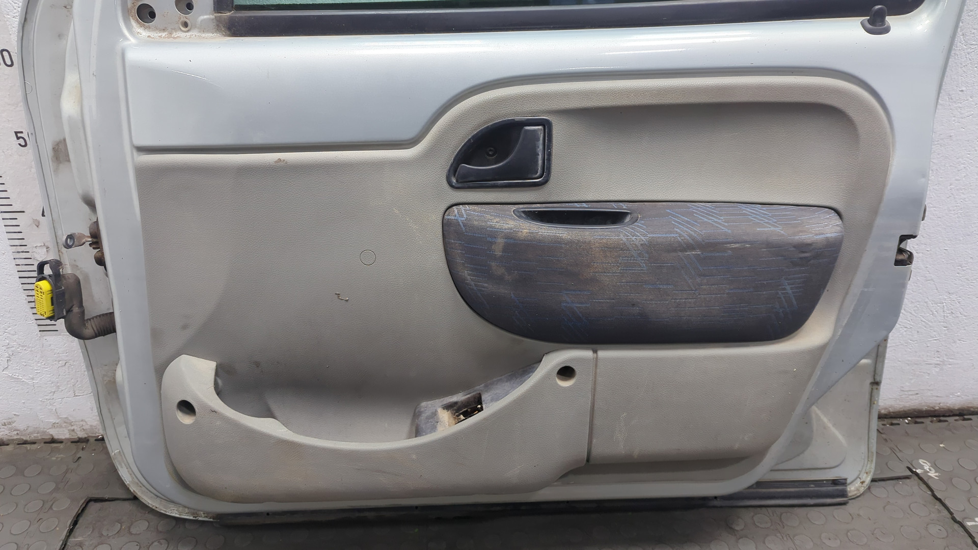 Дверь передняя правая