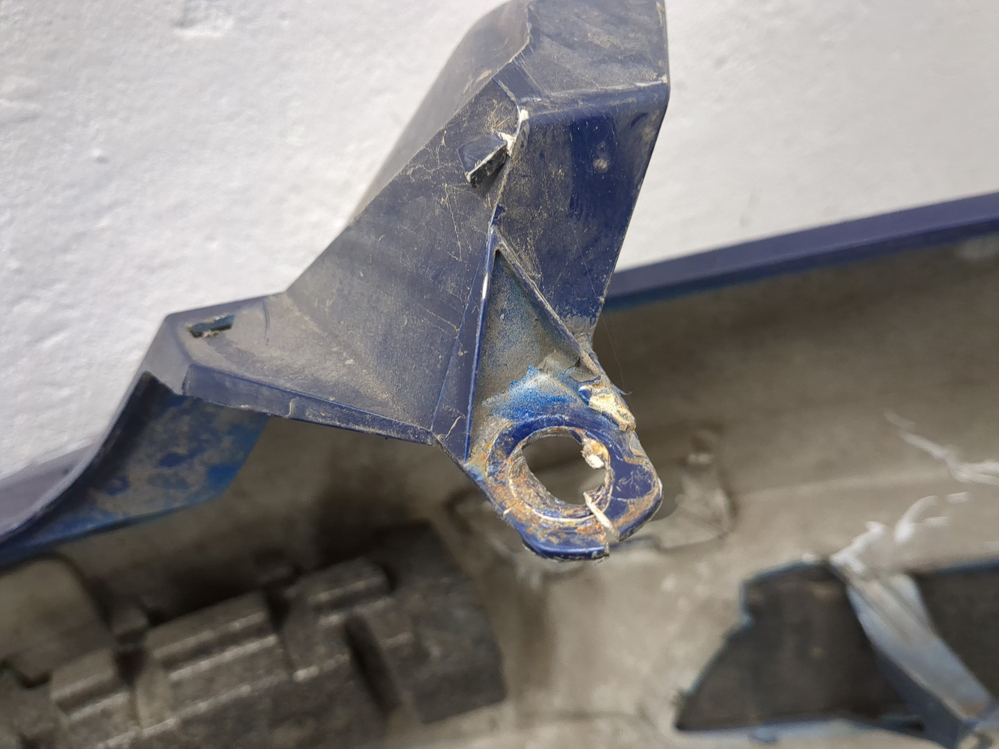 Бампер передний