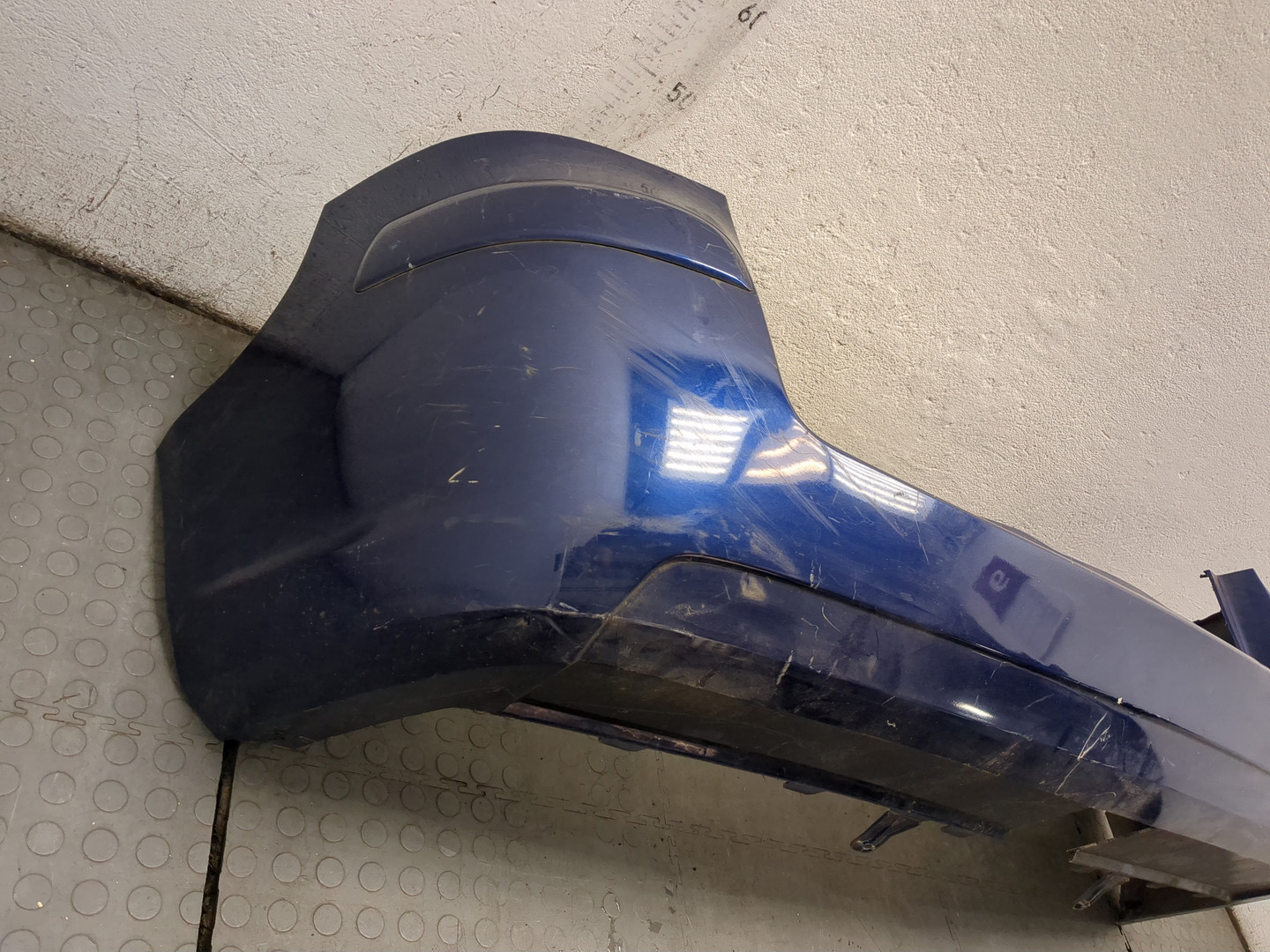 Бампер задний