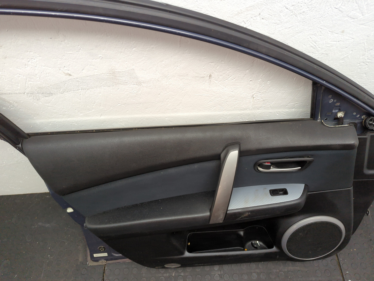 Дверь передняя левая