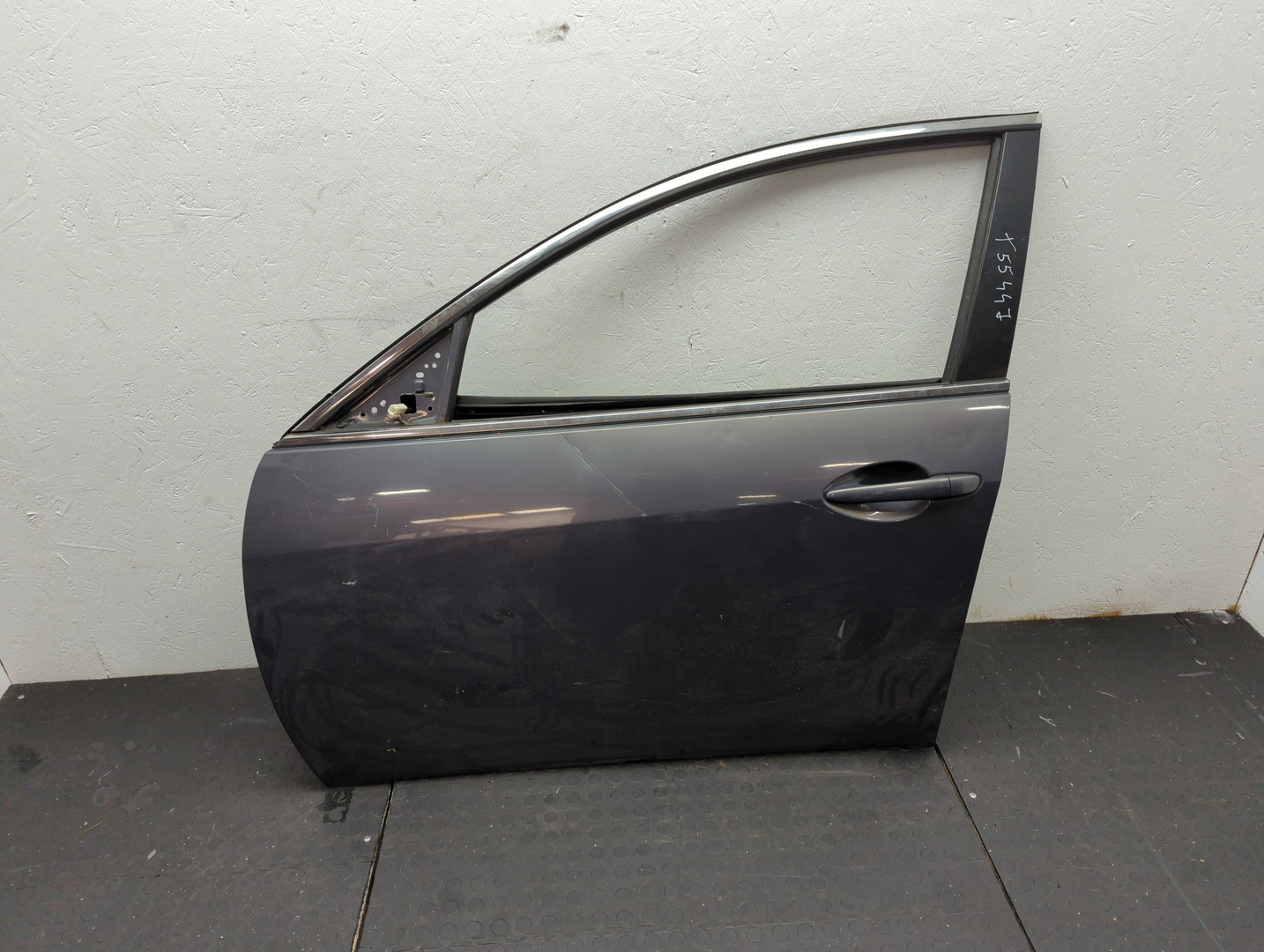 Дверь передняя левая