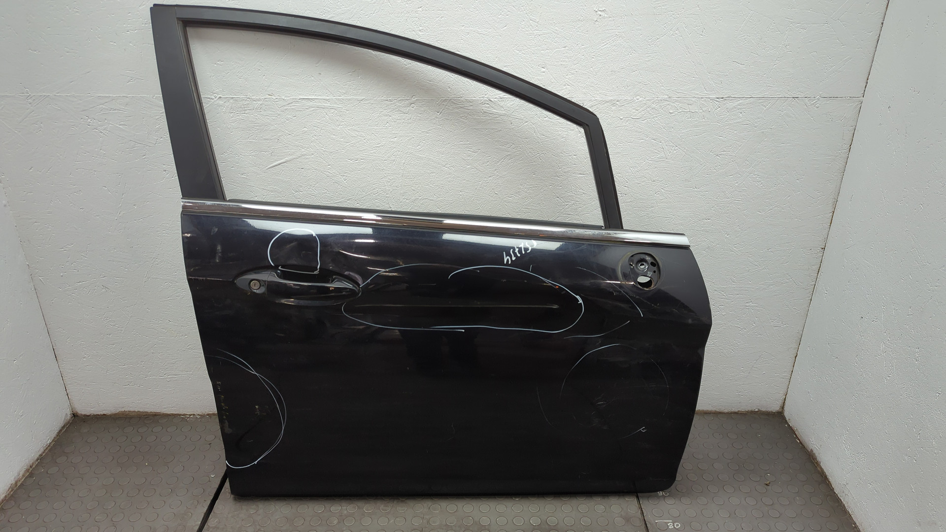 Дверь передняя правая