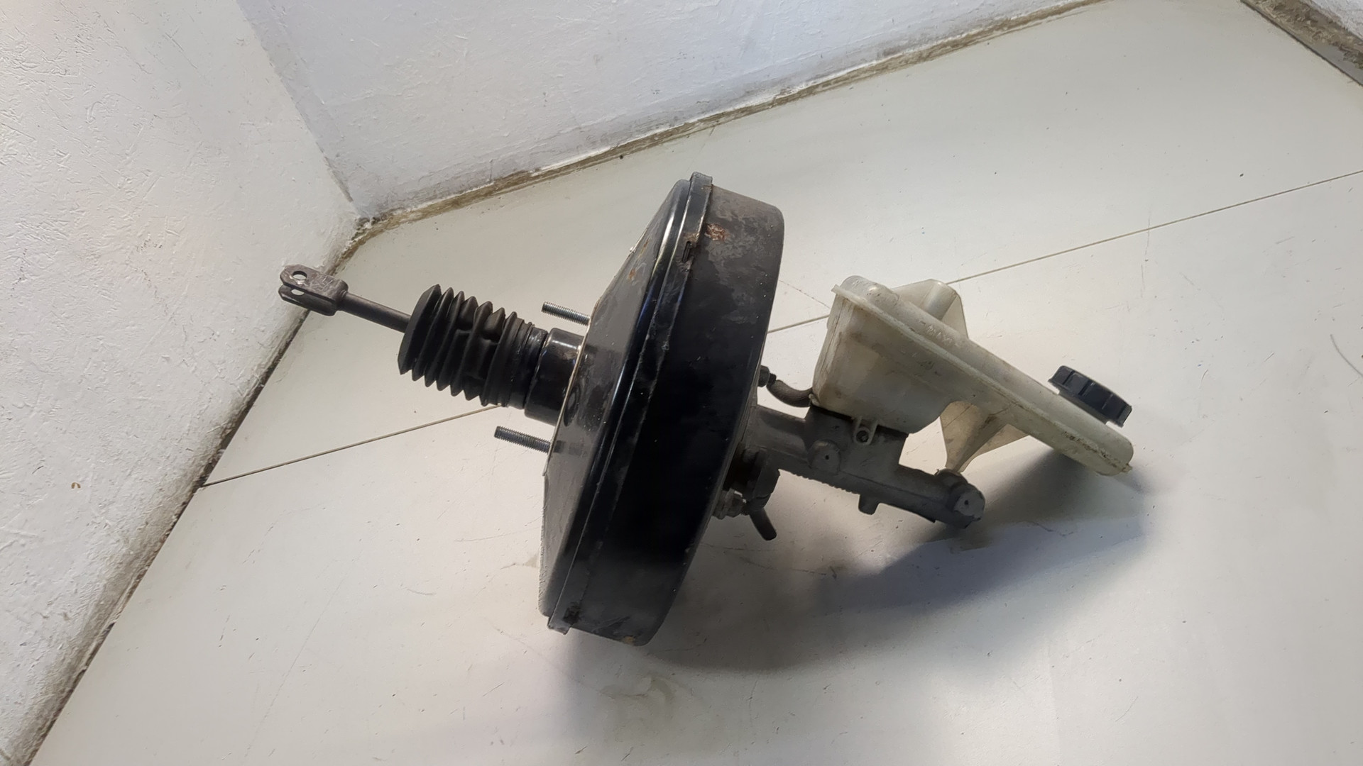 Цилиндр тормозной главный