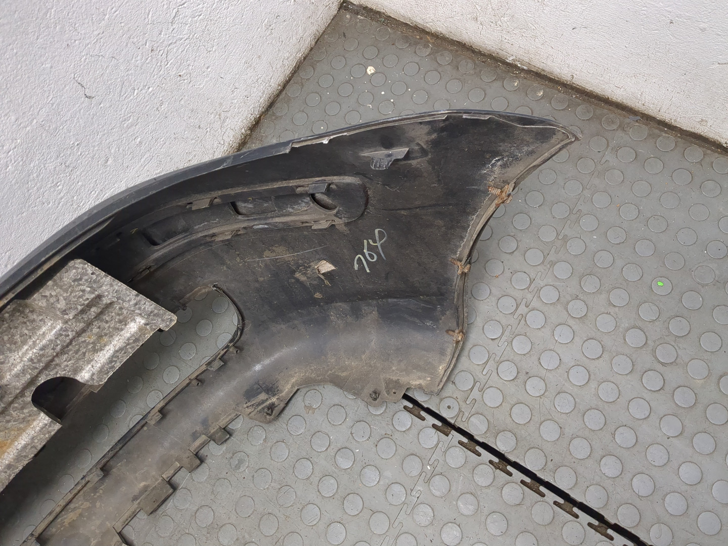 Бампер передний