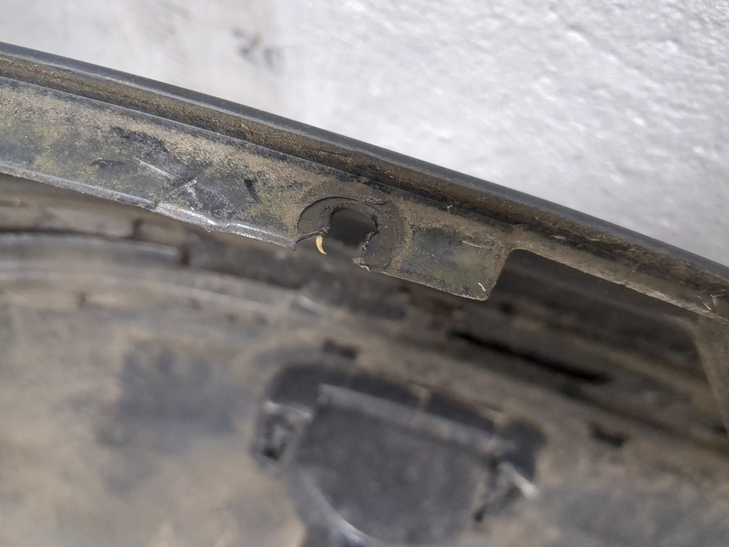 Бампер задний