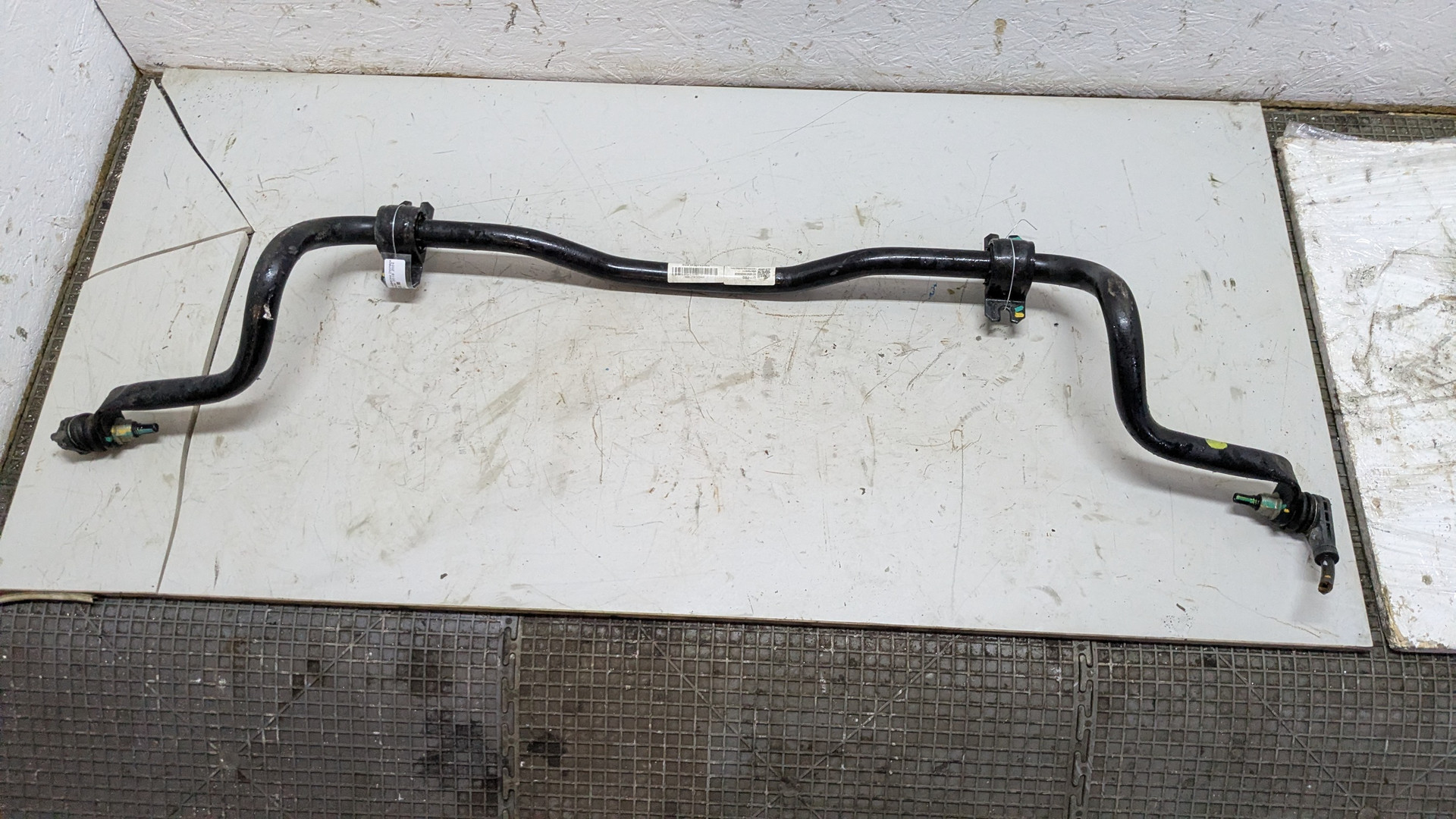 Стабилизатор передний