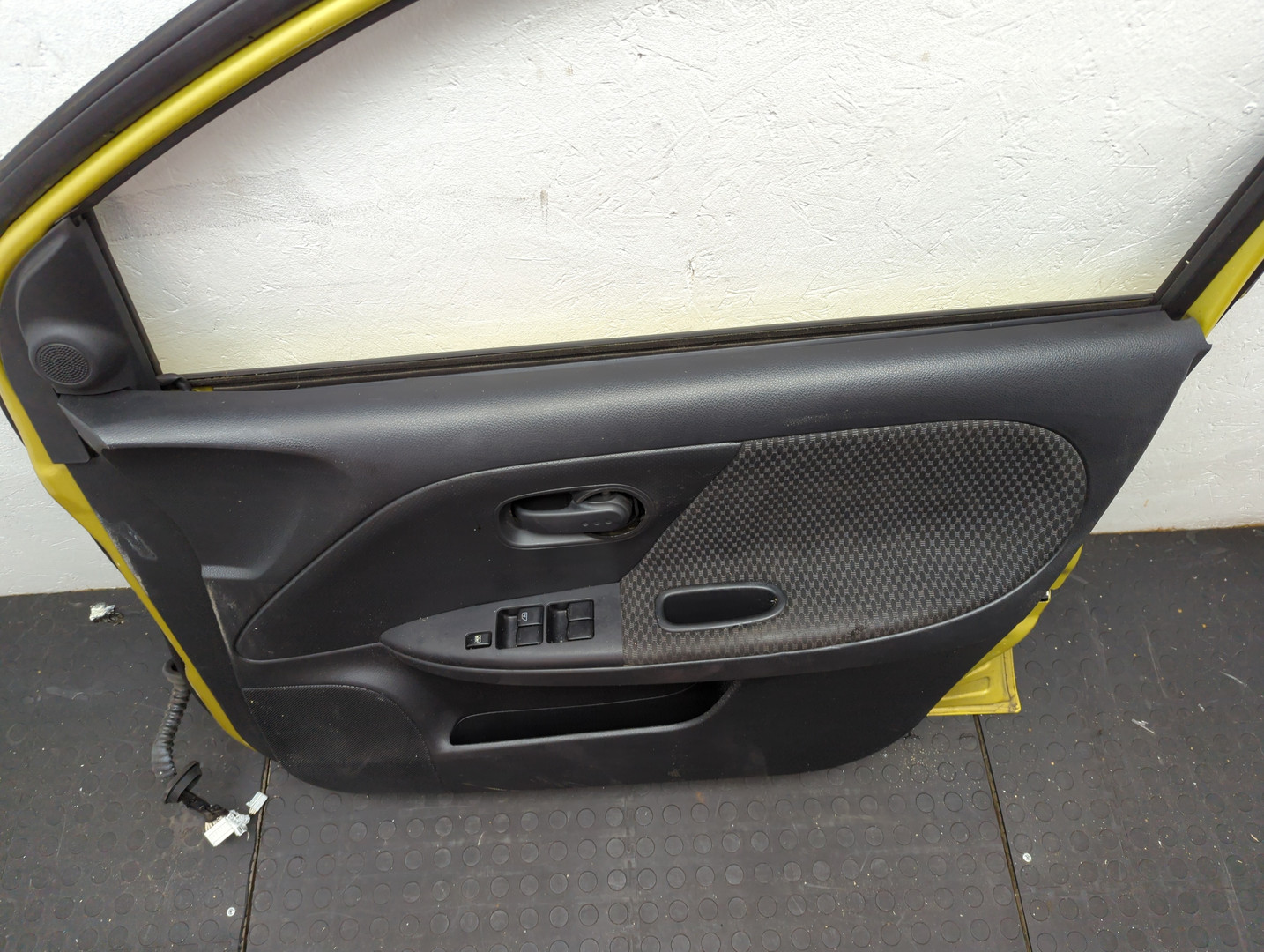 Дверь передняя правая