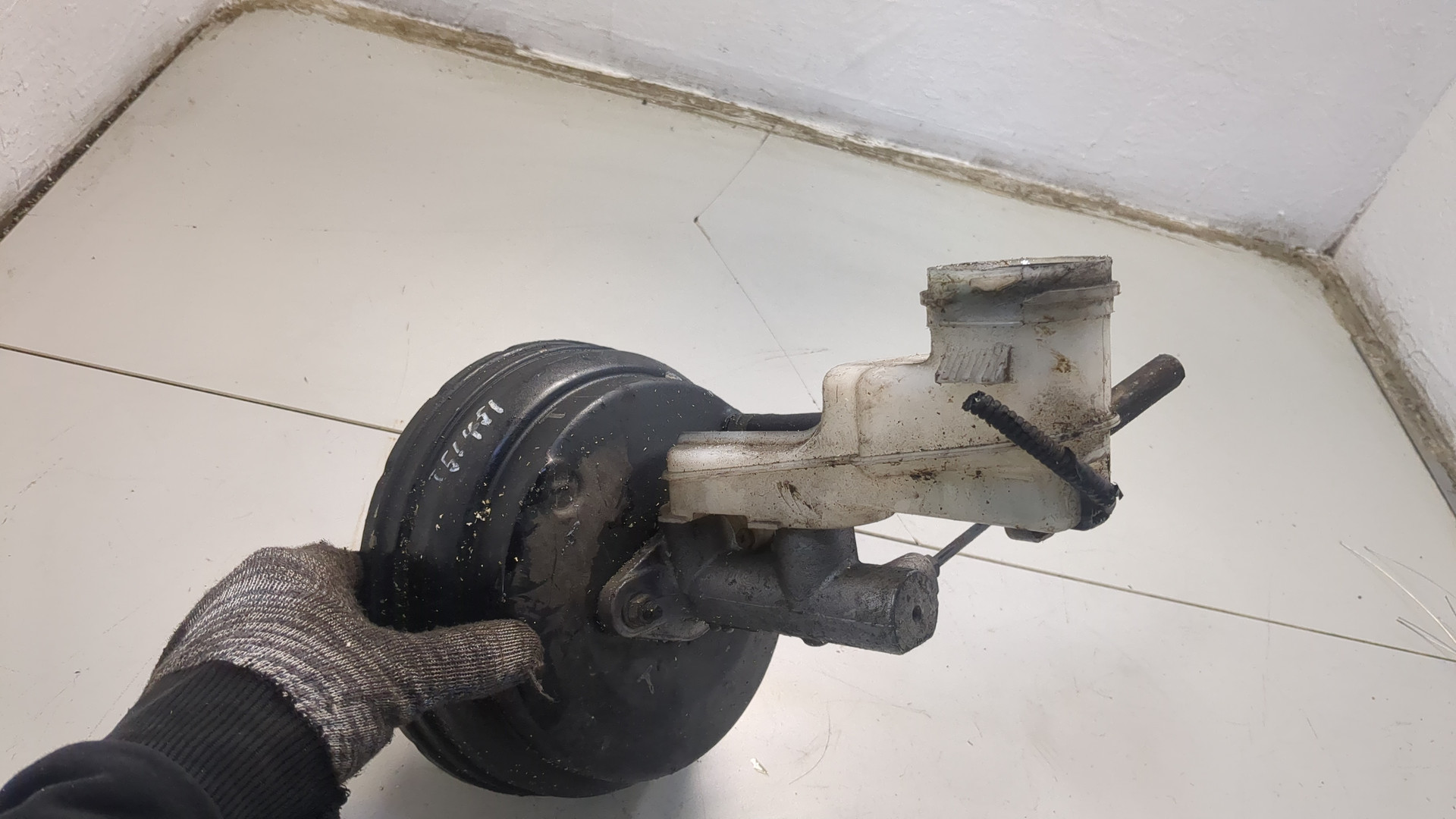 Цилиндр тормозной главный