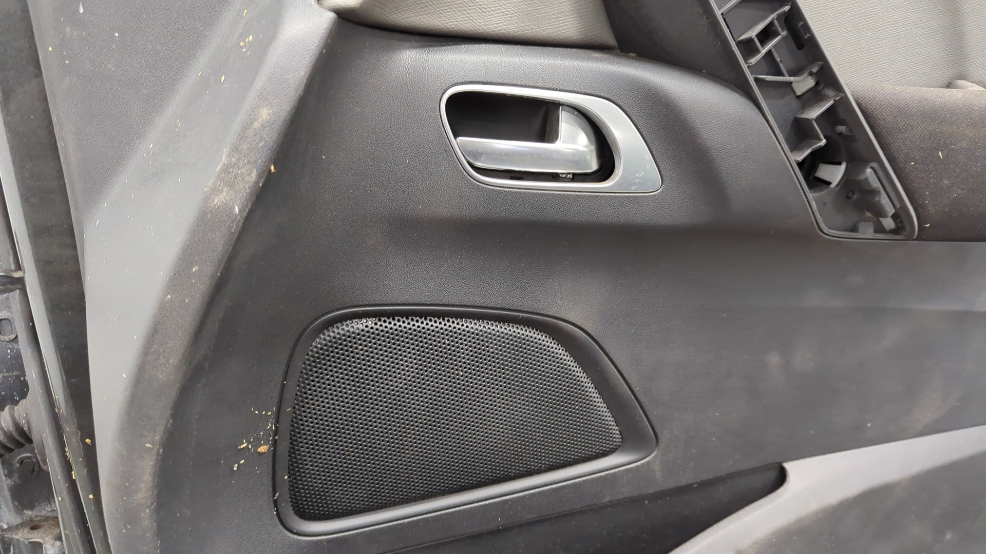 Дверь передняя правая