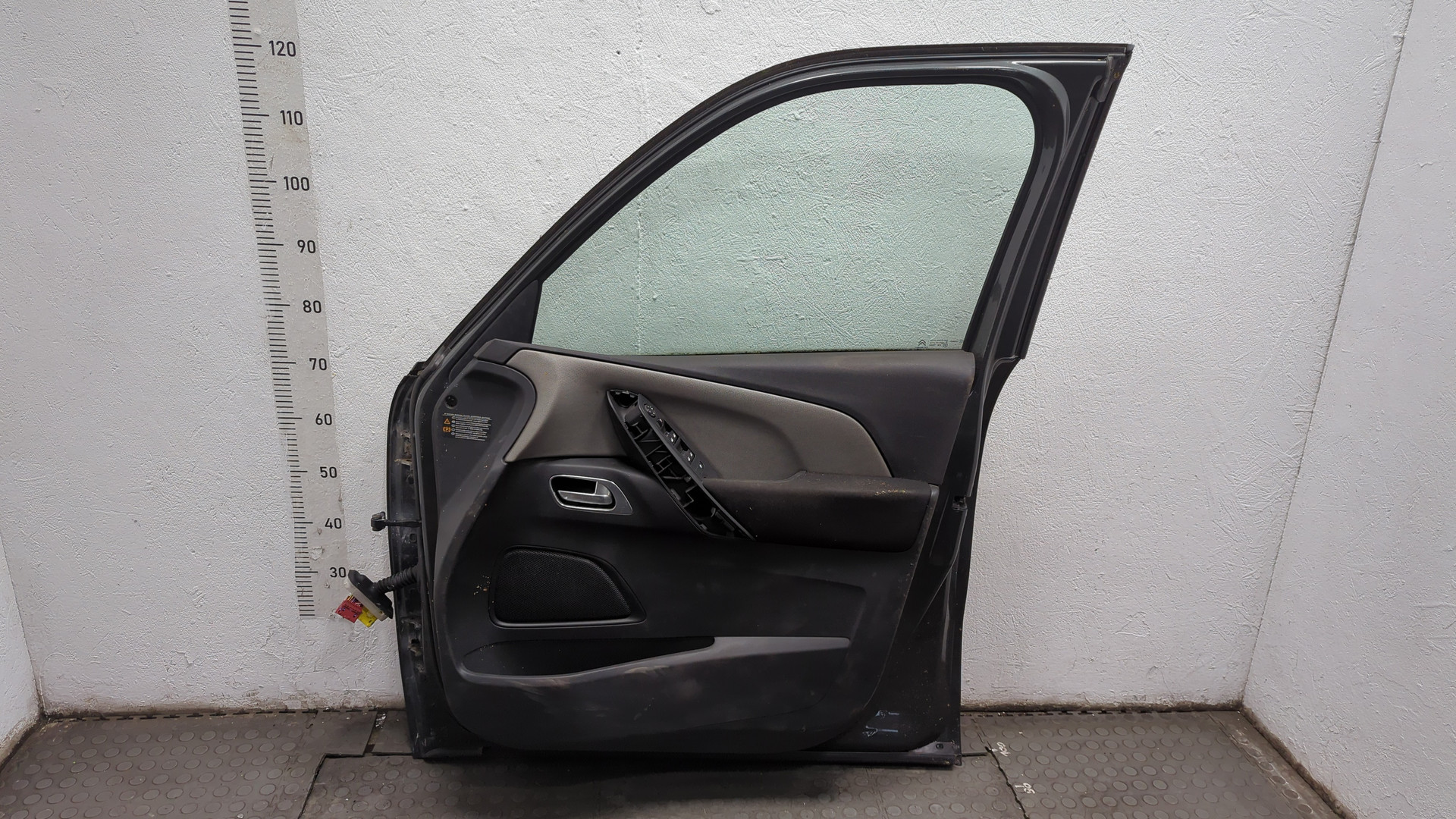 Дверь передняя правая