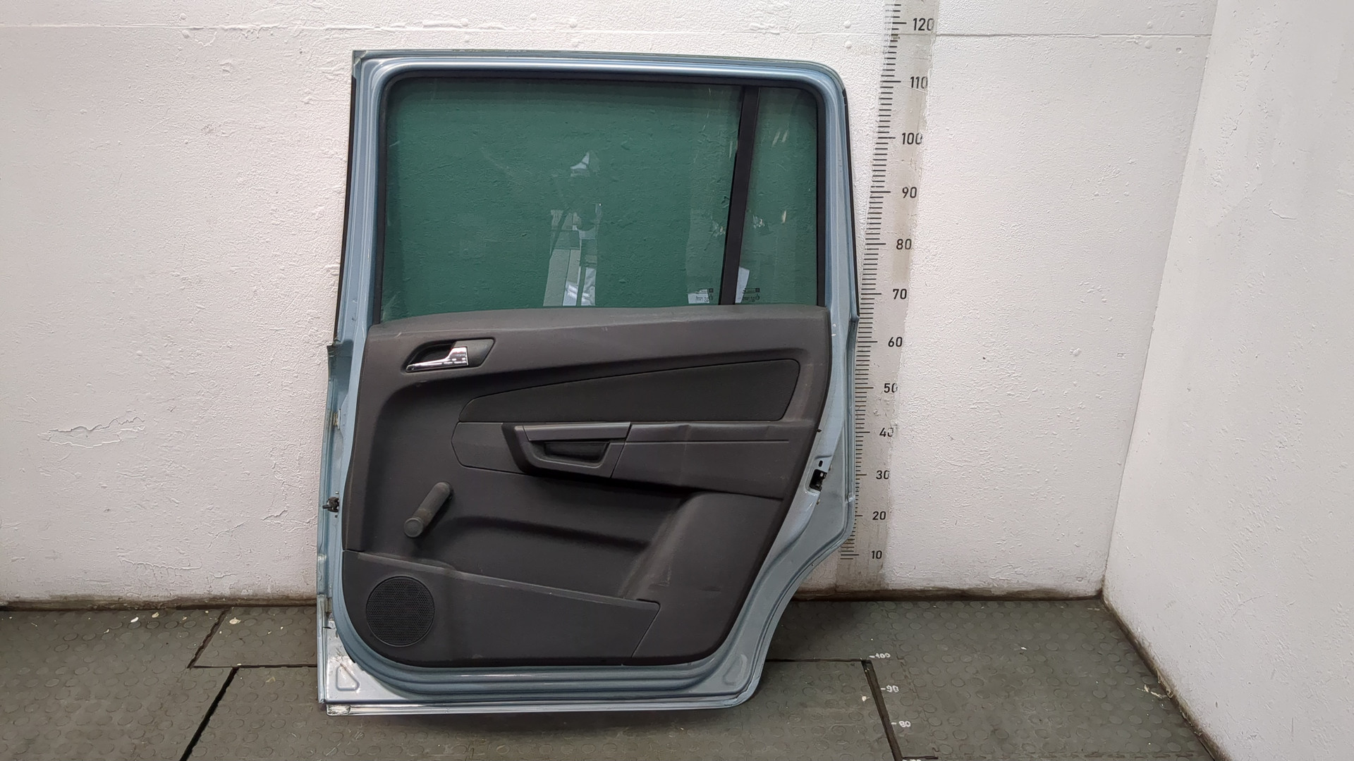 Дверь задняя правая