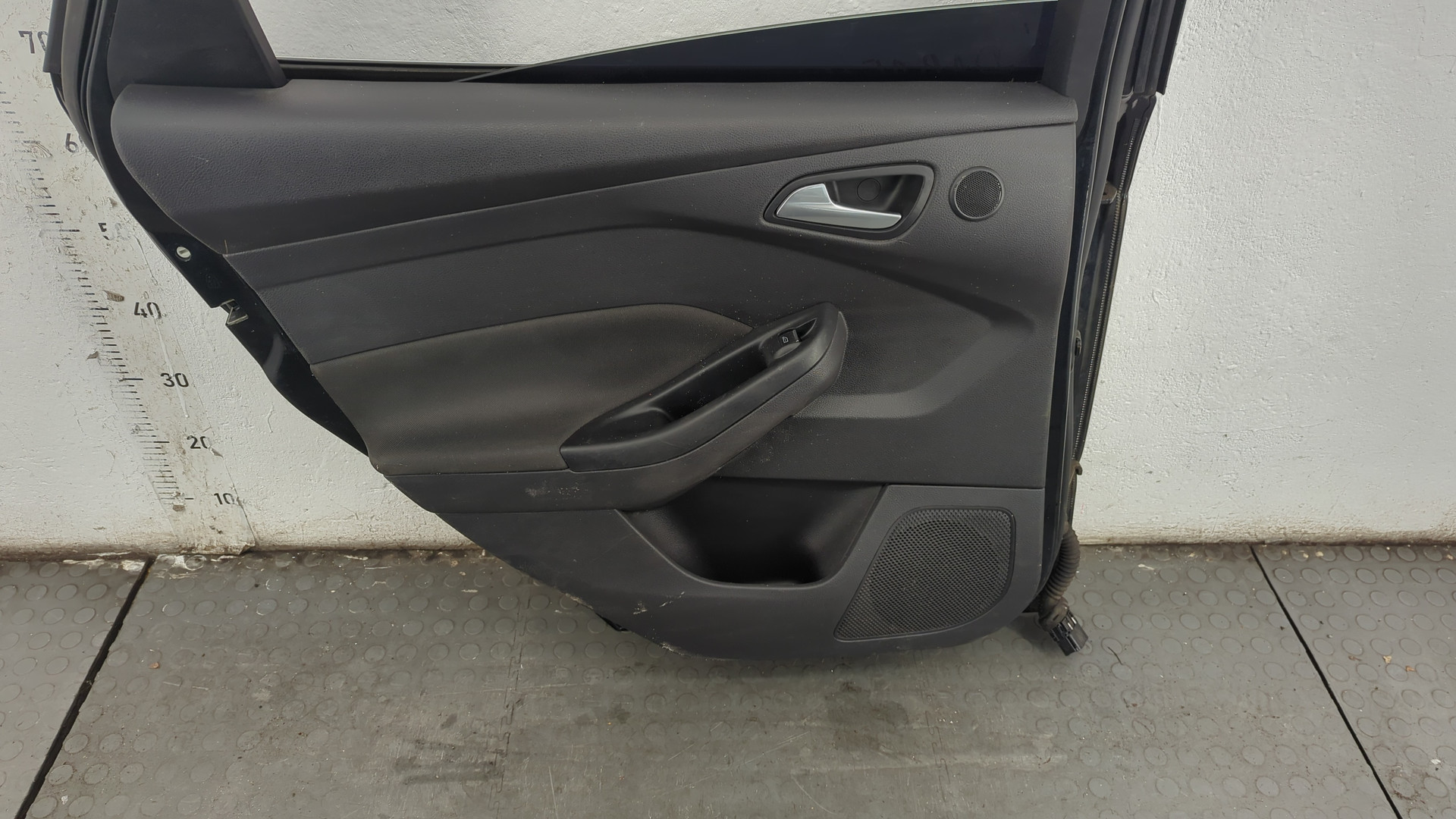 Дверь задняя левая