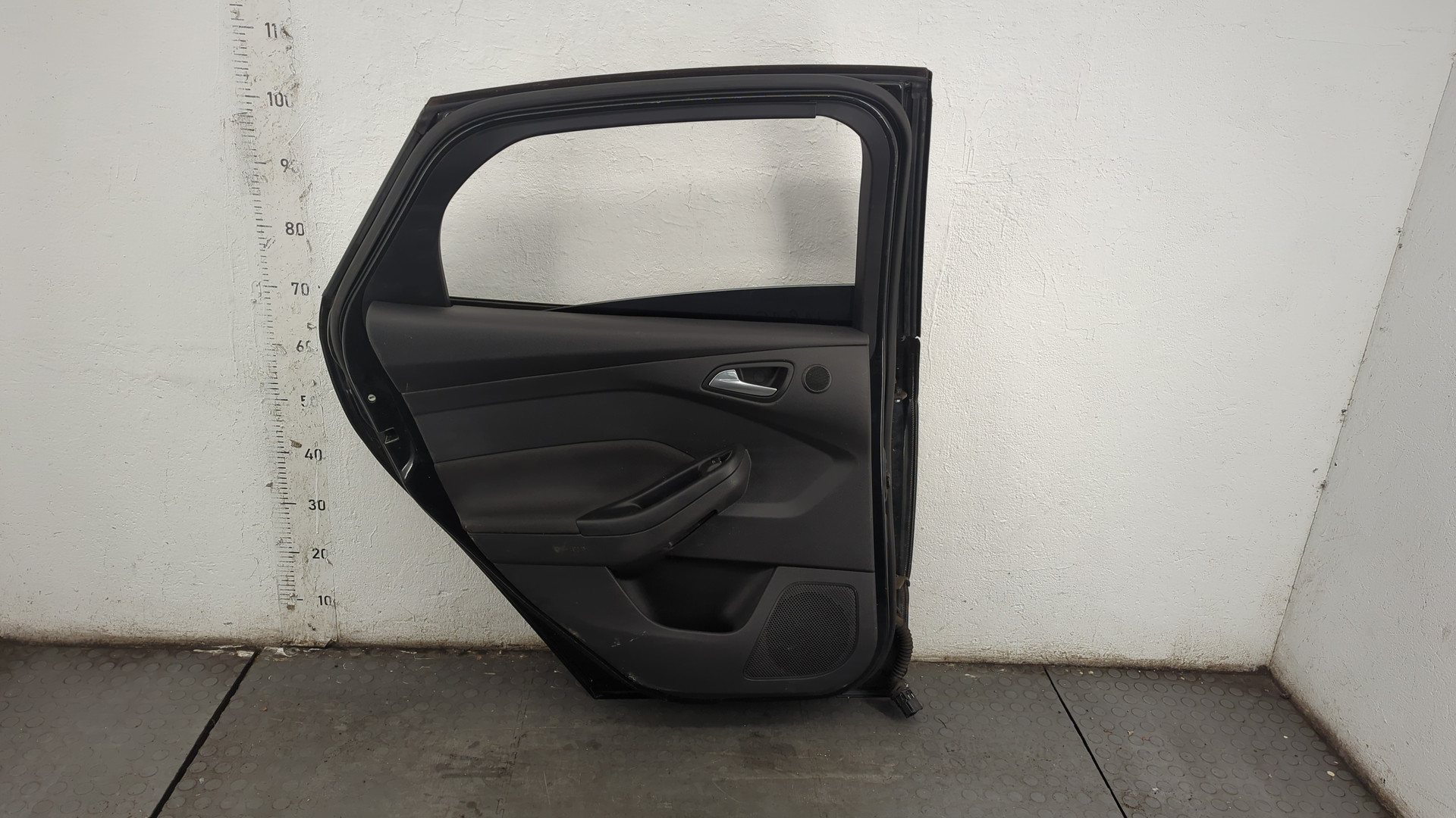 Дверь задняя левая