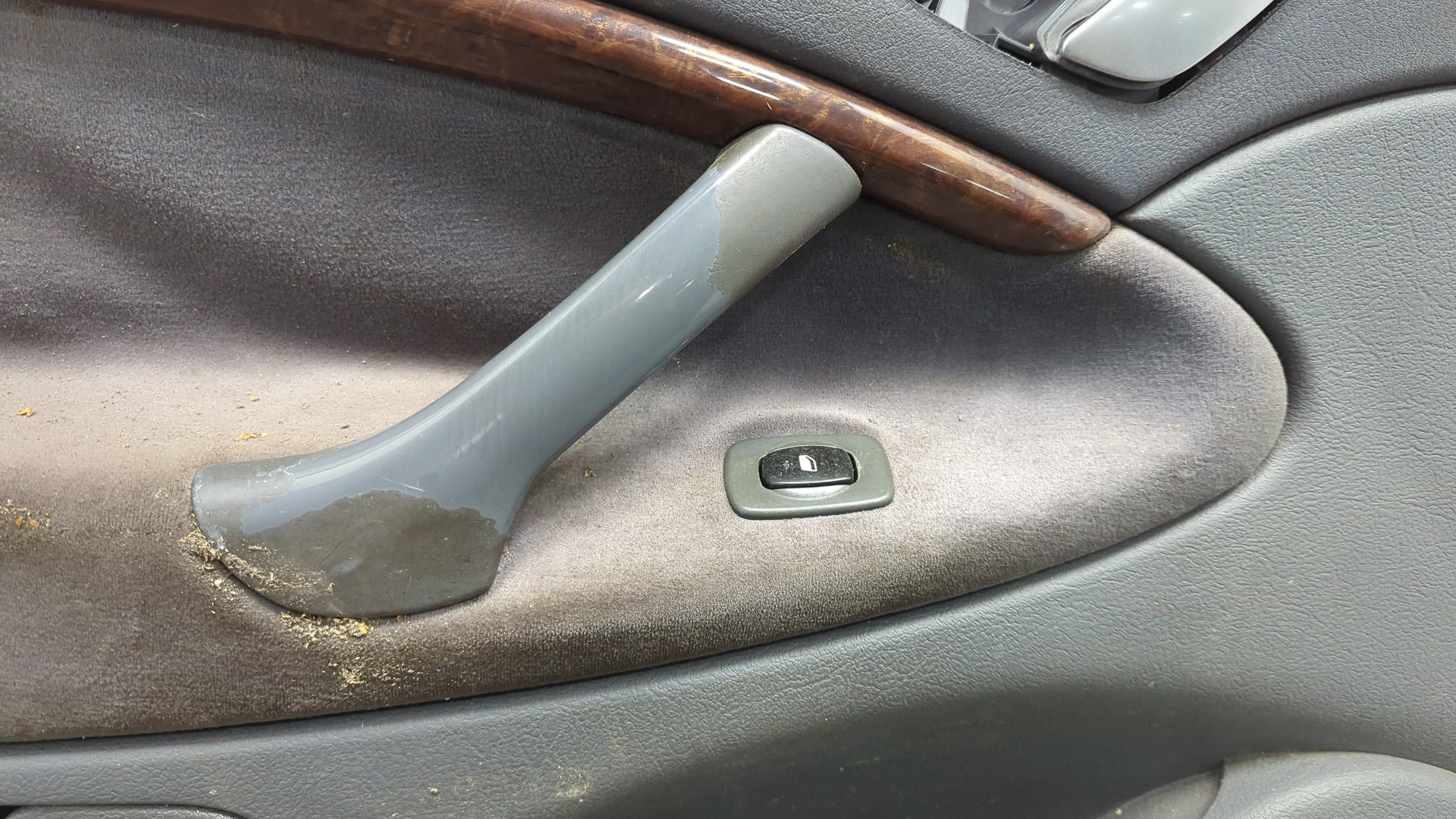 Дверь передняя левая