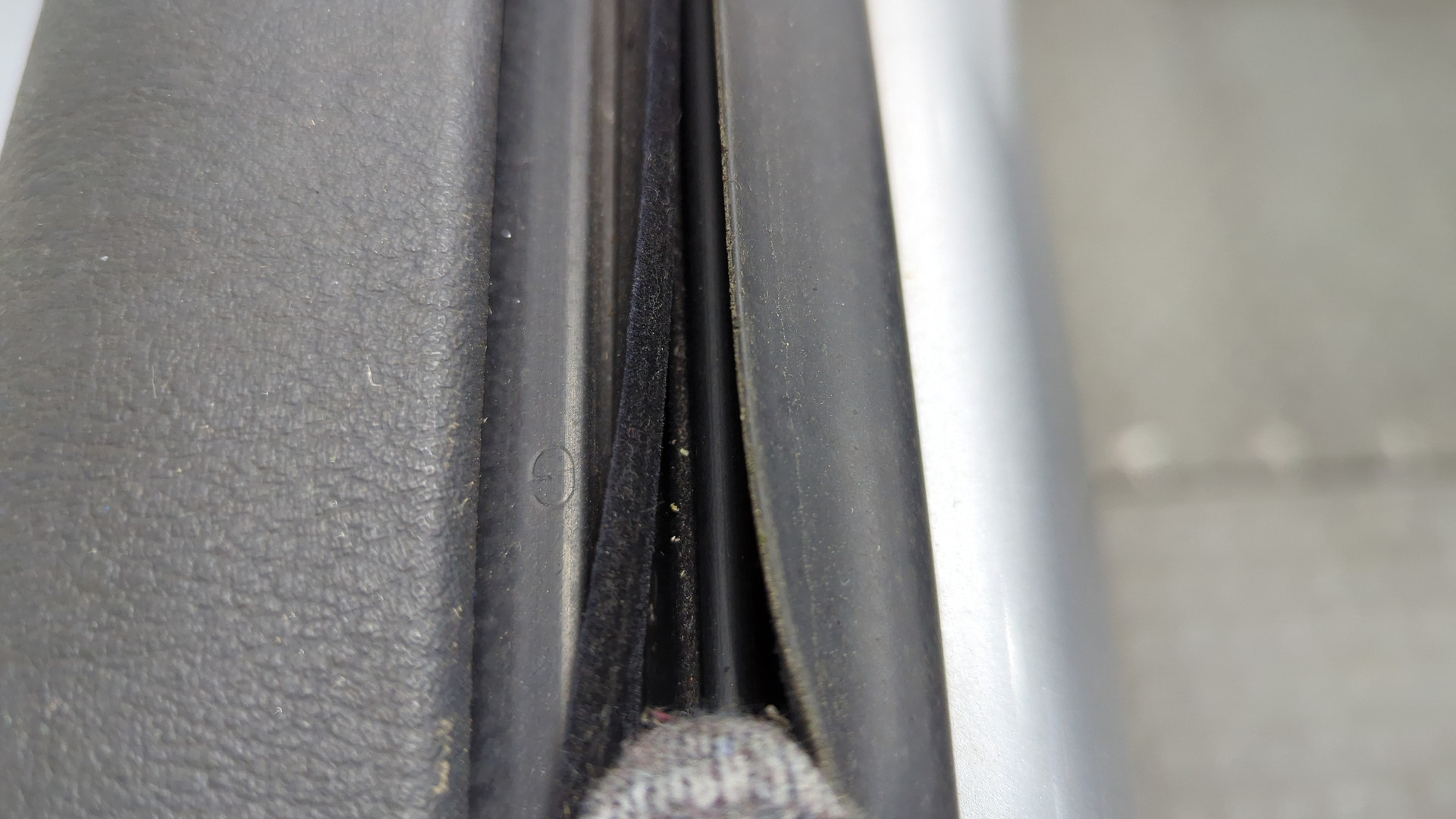 Дверь передняя левая