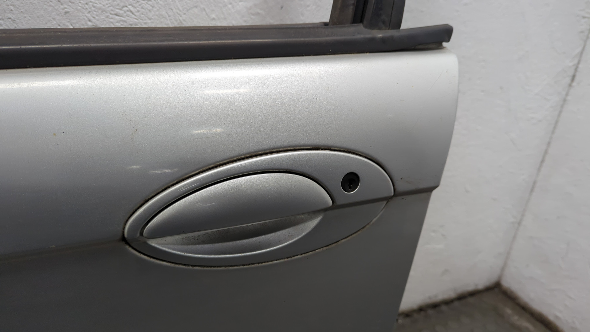 Дверь передняя левая