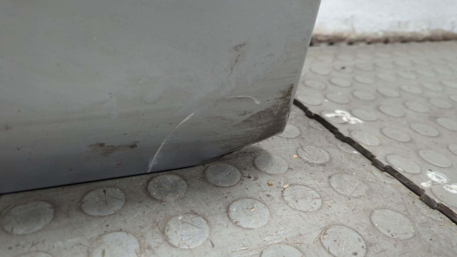 Дверь передняя левая