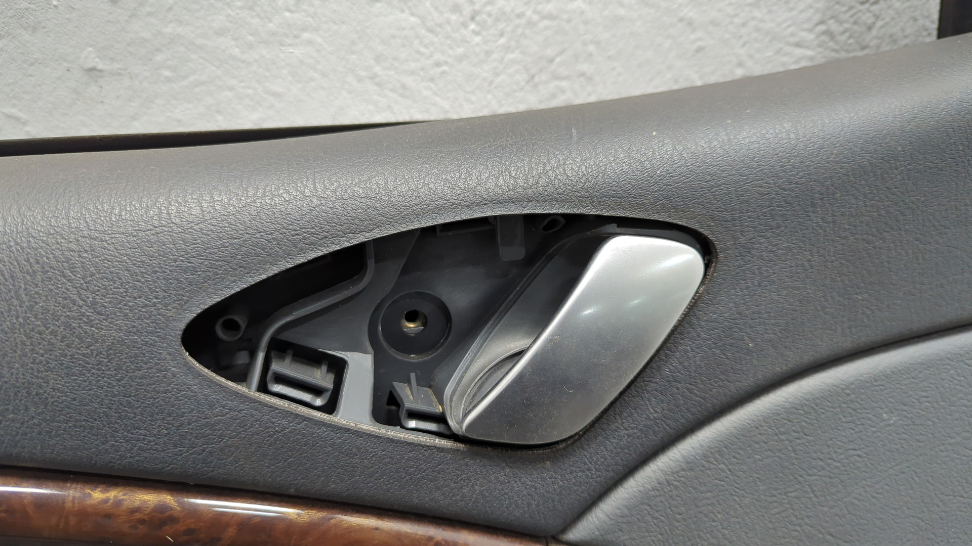 Дверь передняя левая