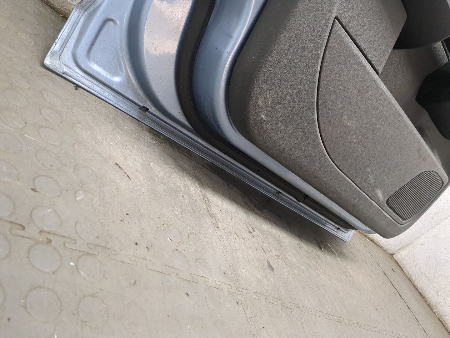 Дверь передняя левая