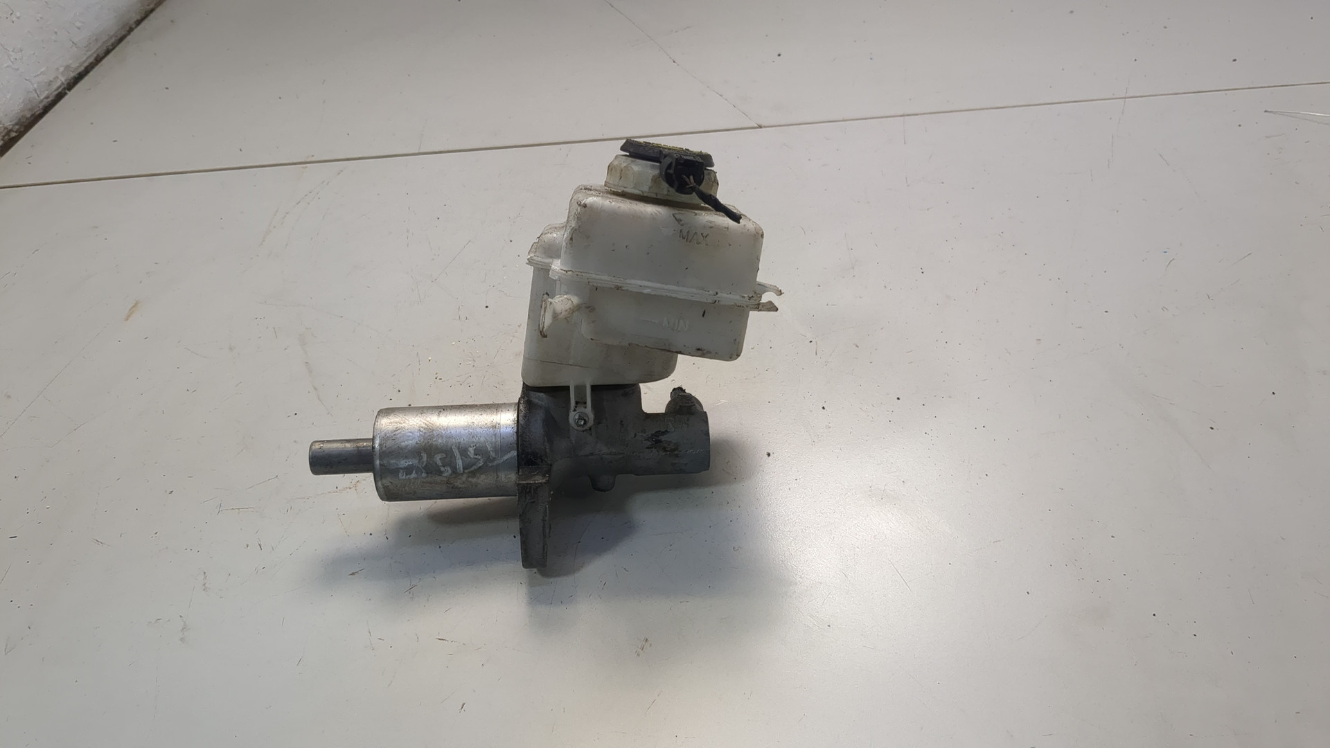 Цилиндр тормозной главный