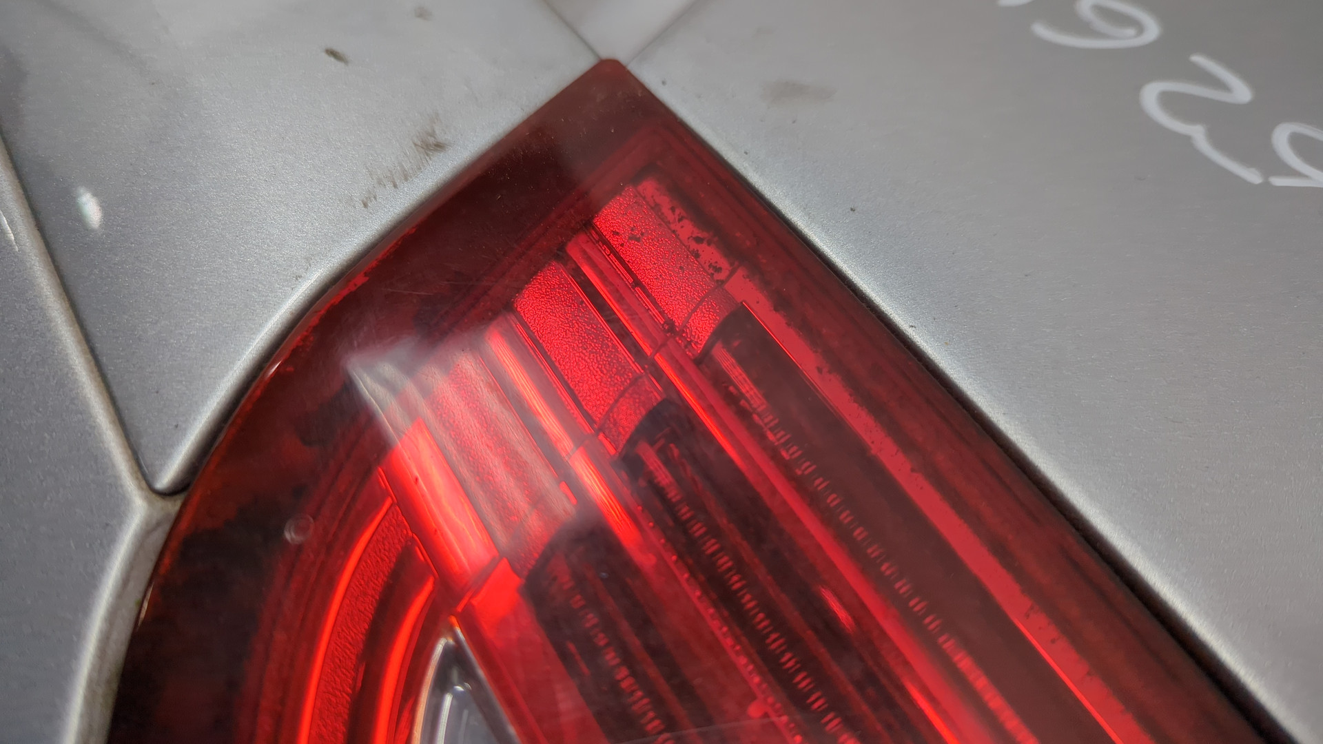 Дверь багажника