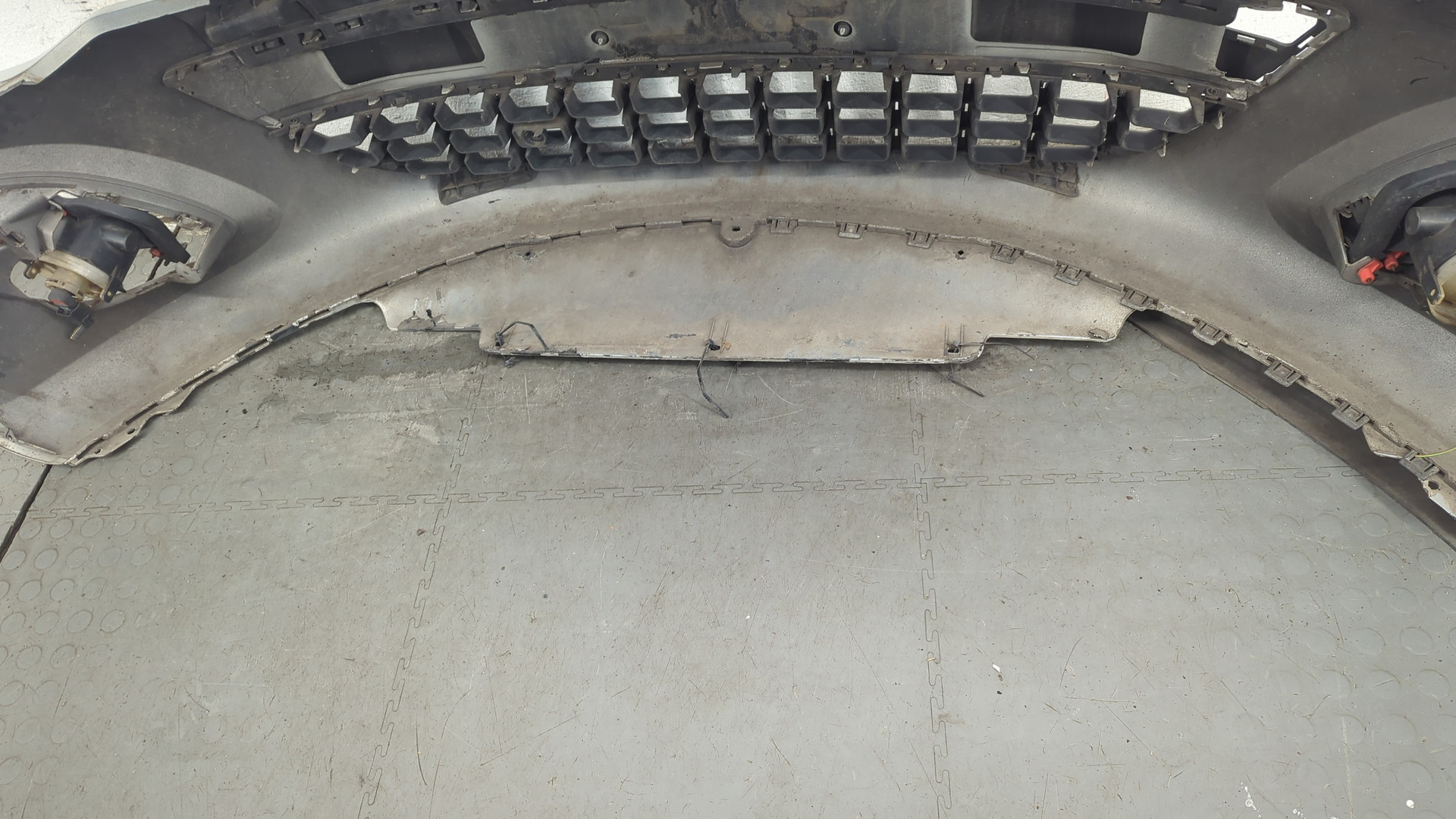 Бампер передний