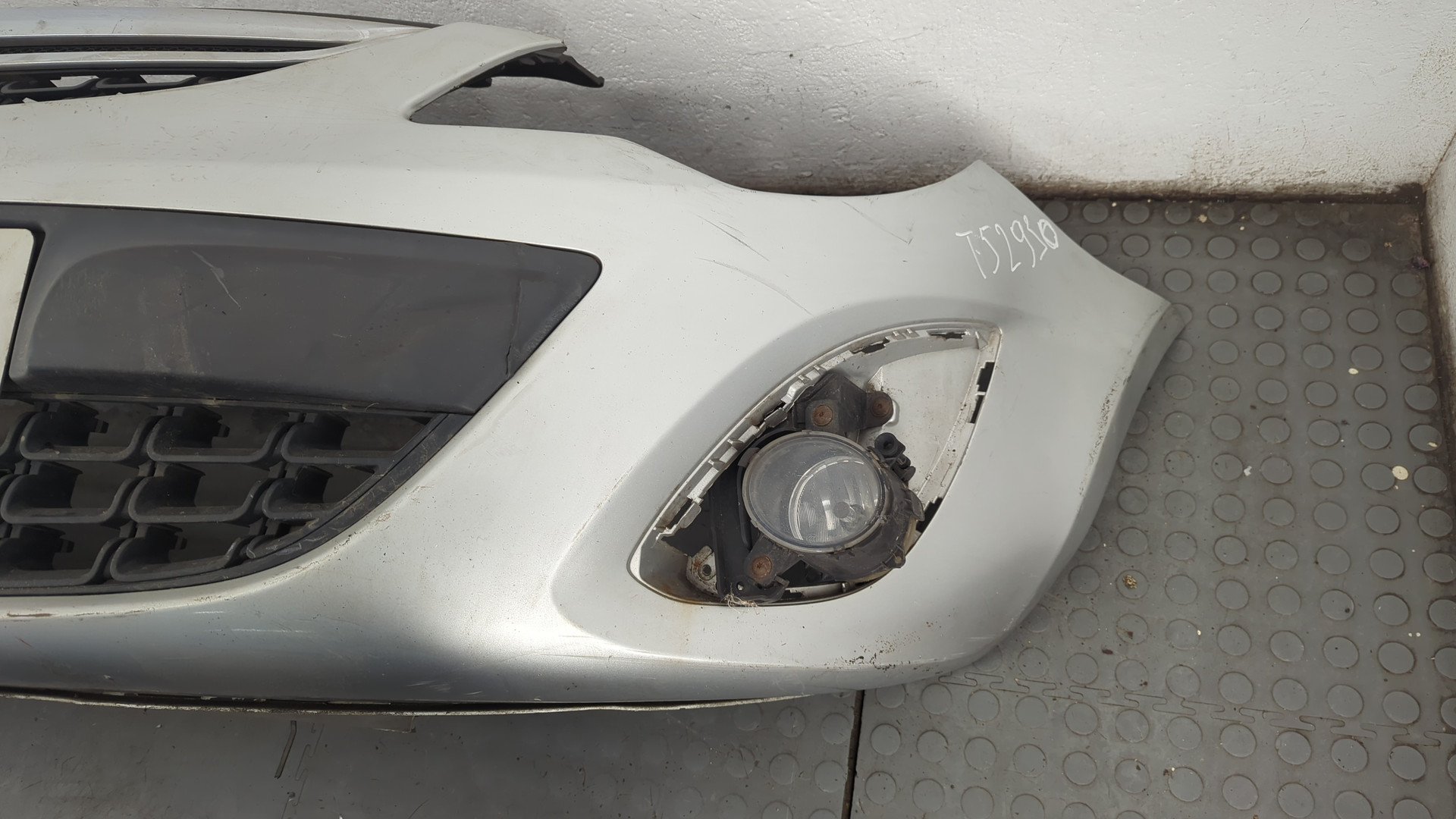 Бампер передний