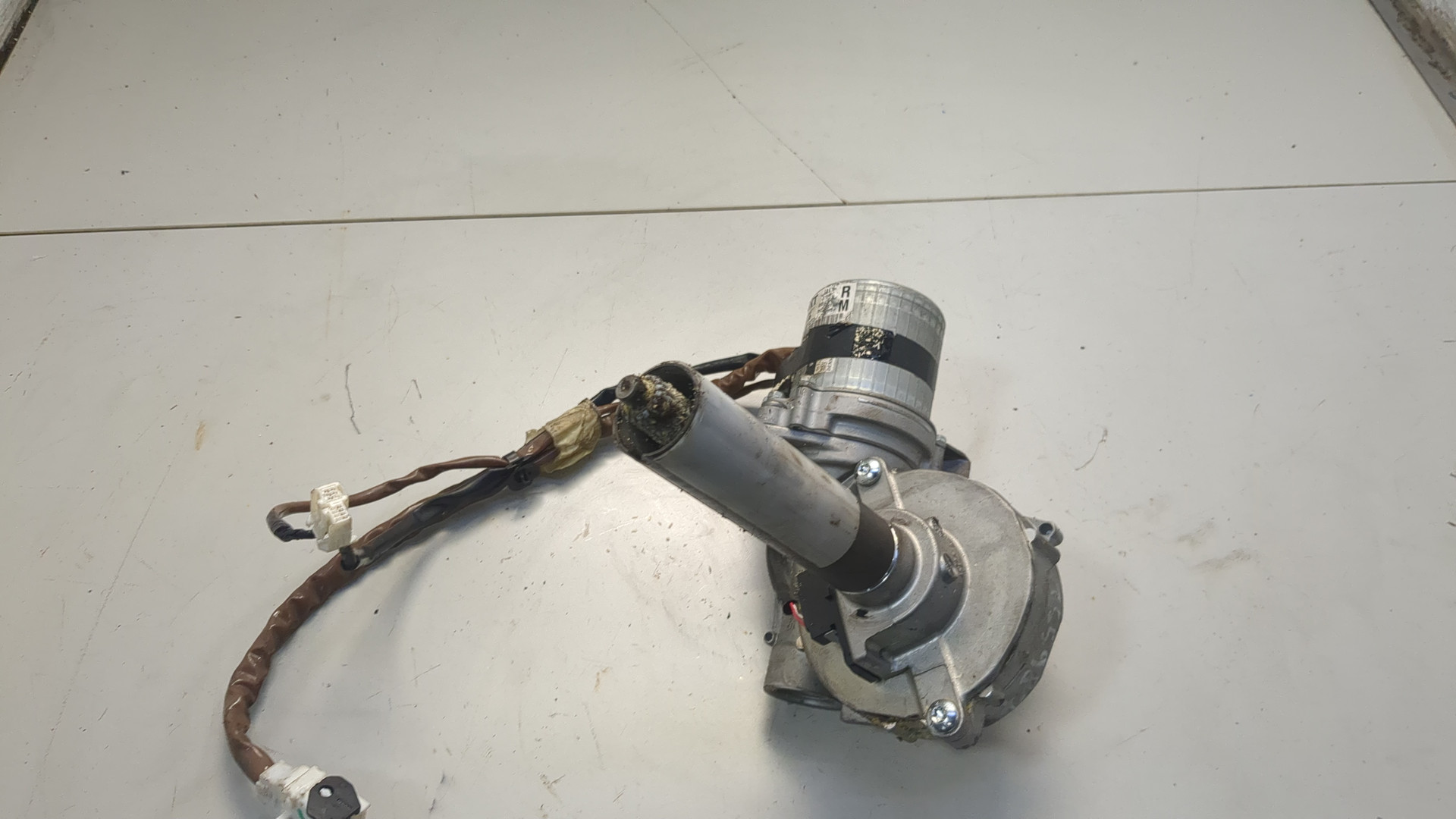 Серводвигатель рулевой рейки