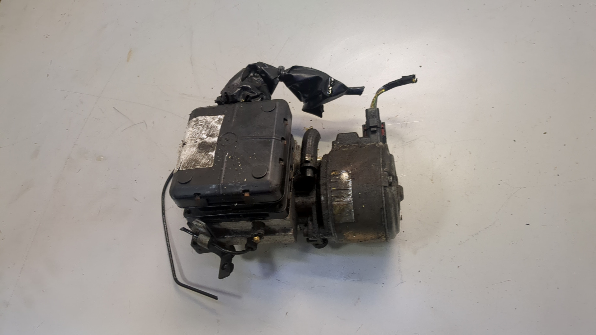 Насос регулировки подвески