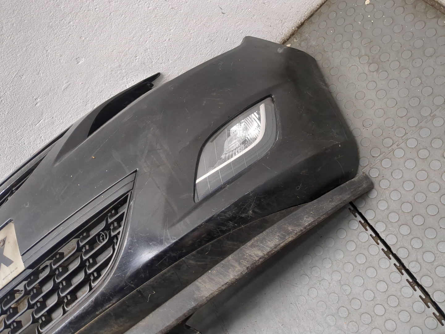 Бампер передний