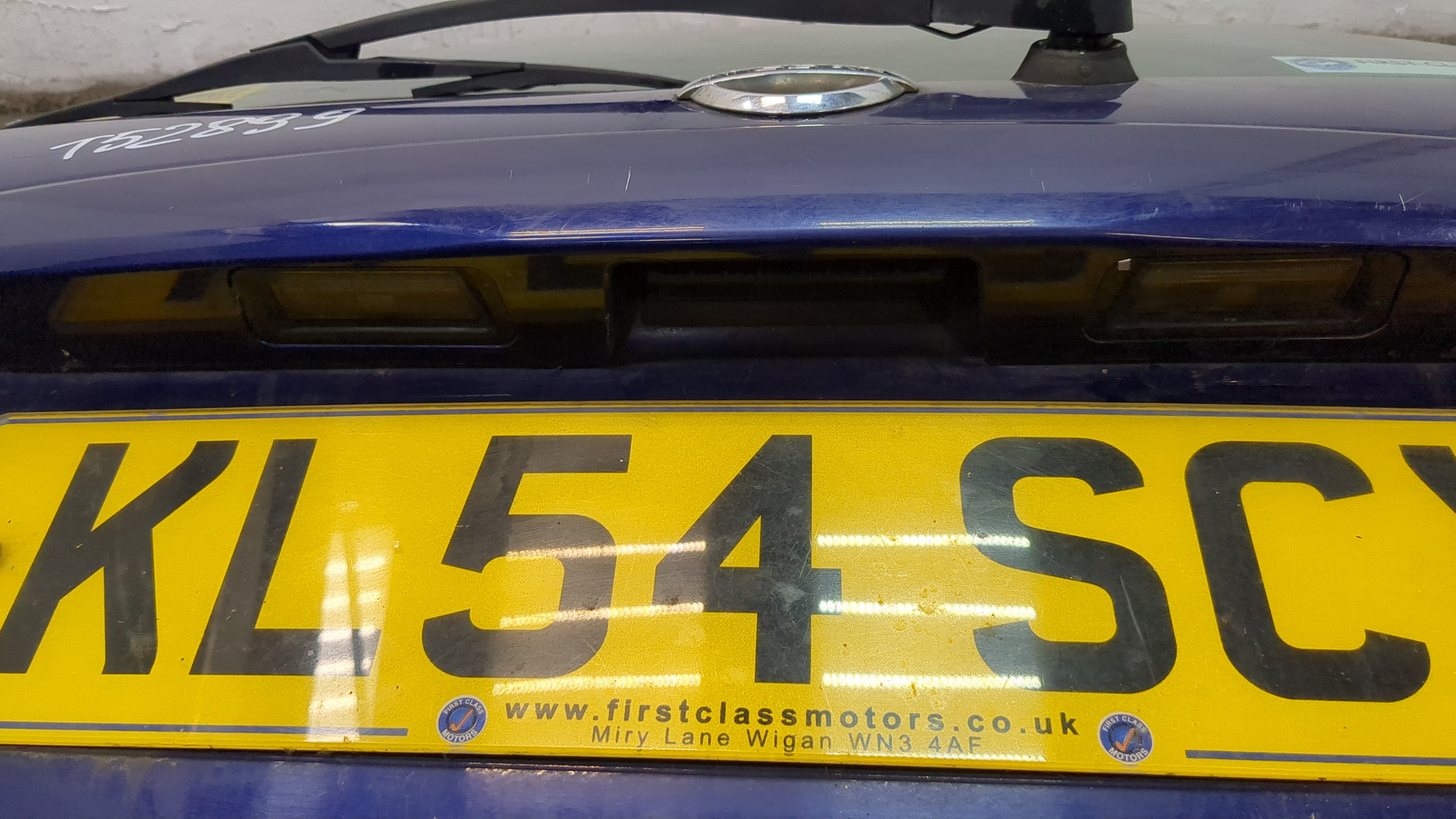 Дверь багажника