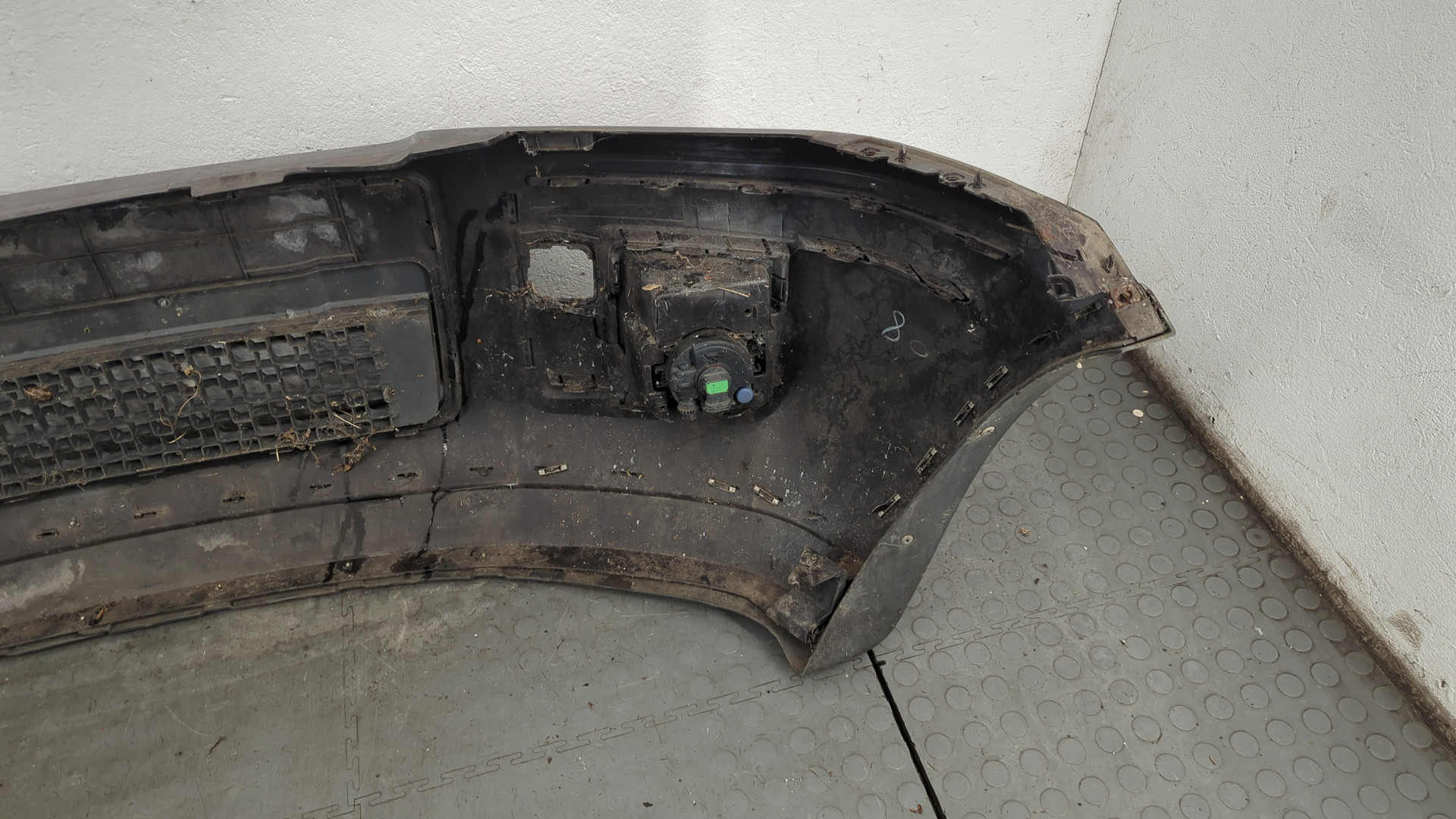 Бампер передний