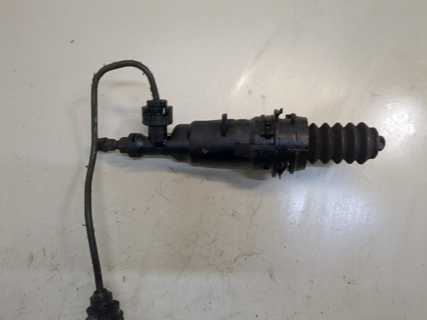 Цилиндр сцепления рабочий