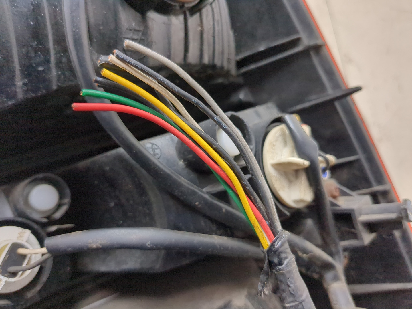 Фонарь задний левый