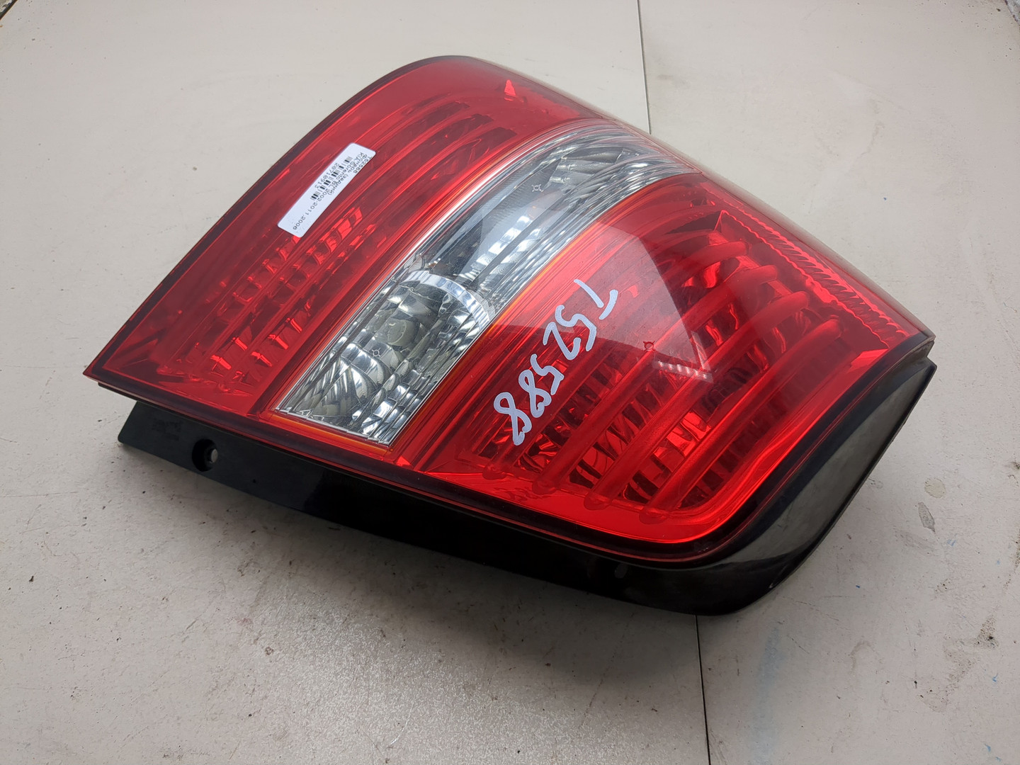 Фонарь задний левый