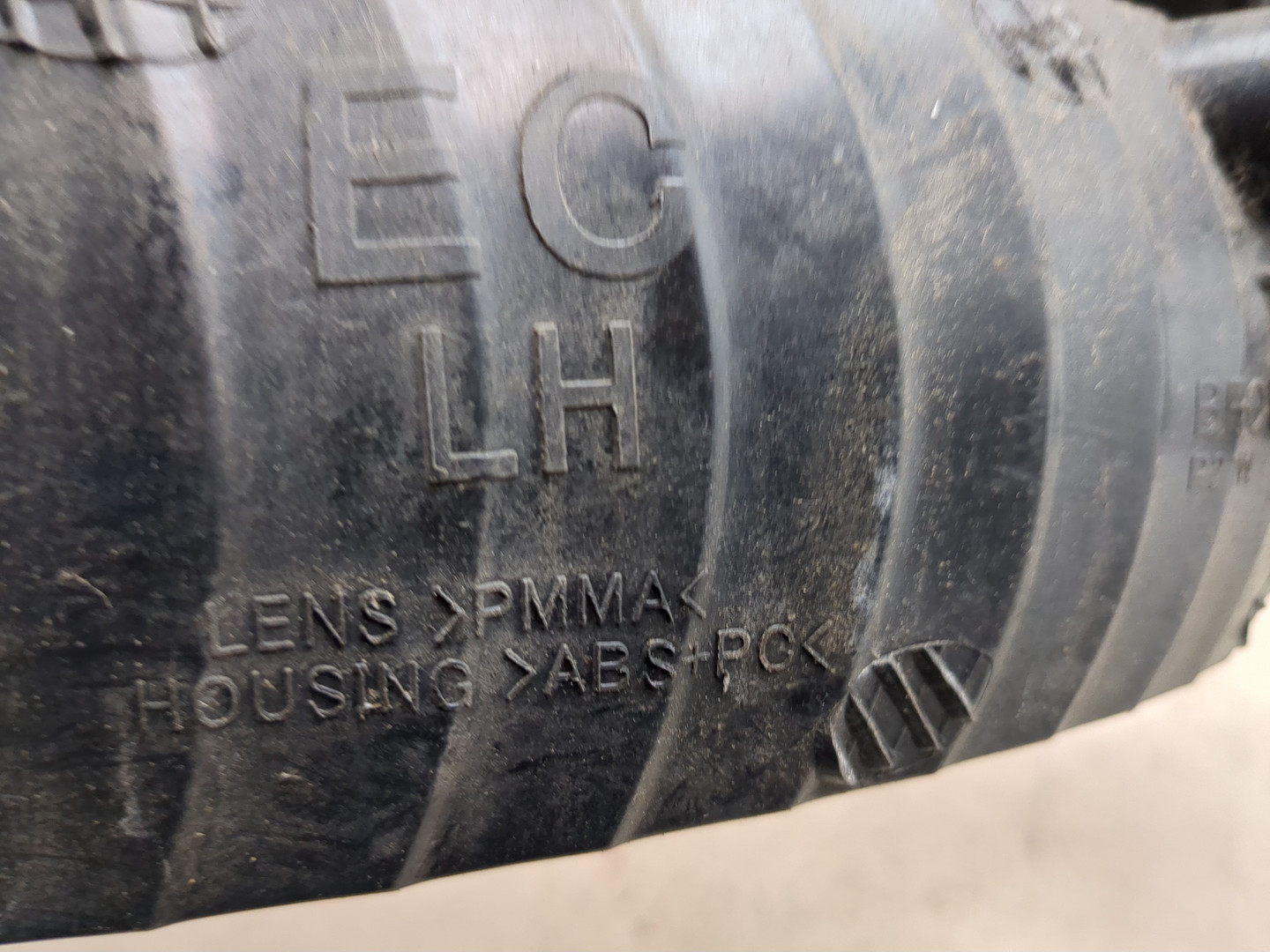 Фонарь задний левый