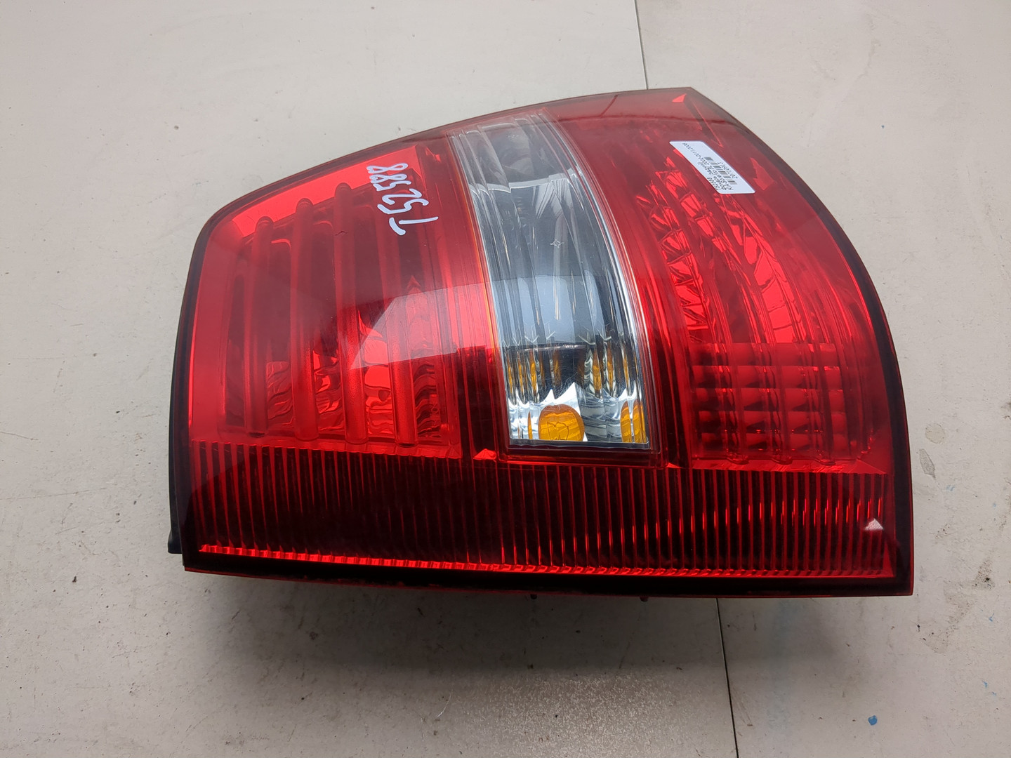 Фонарь задний левый