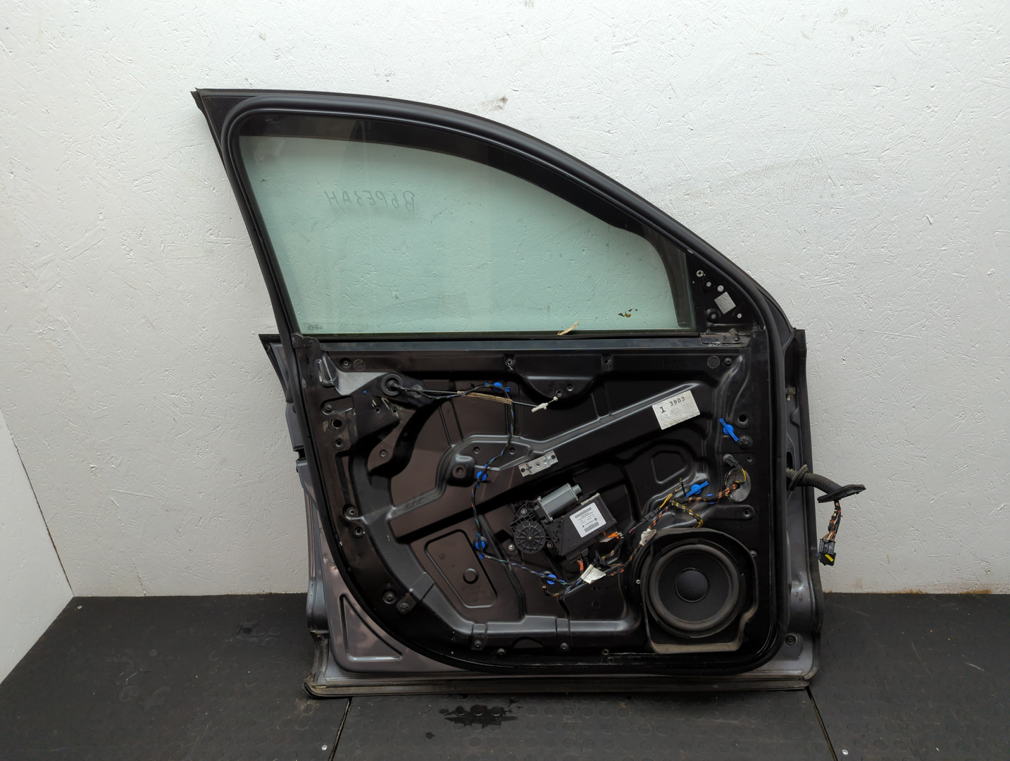 Дверь передняя левая