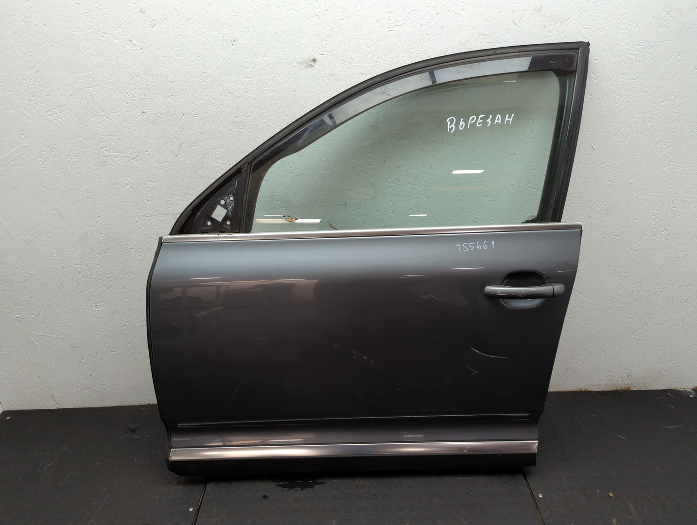Дверь передняя левая