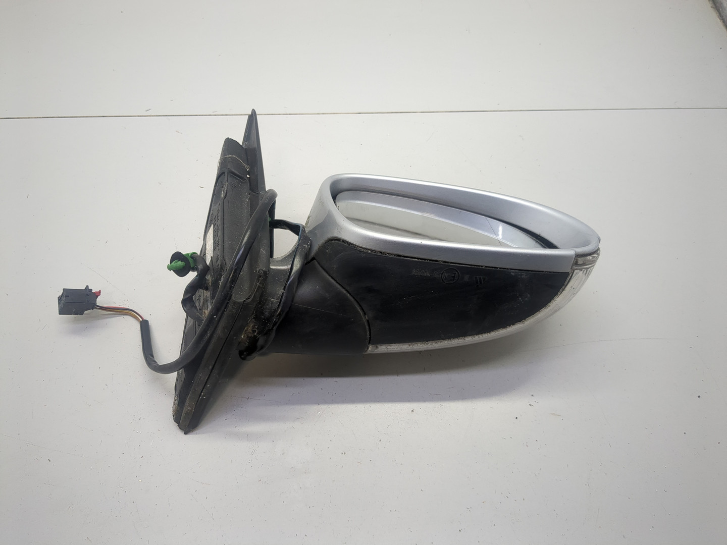 Зеркало правое электрическое