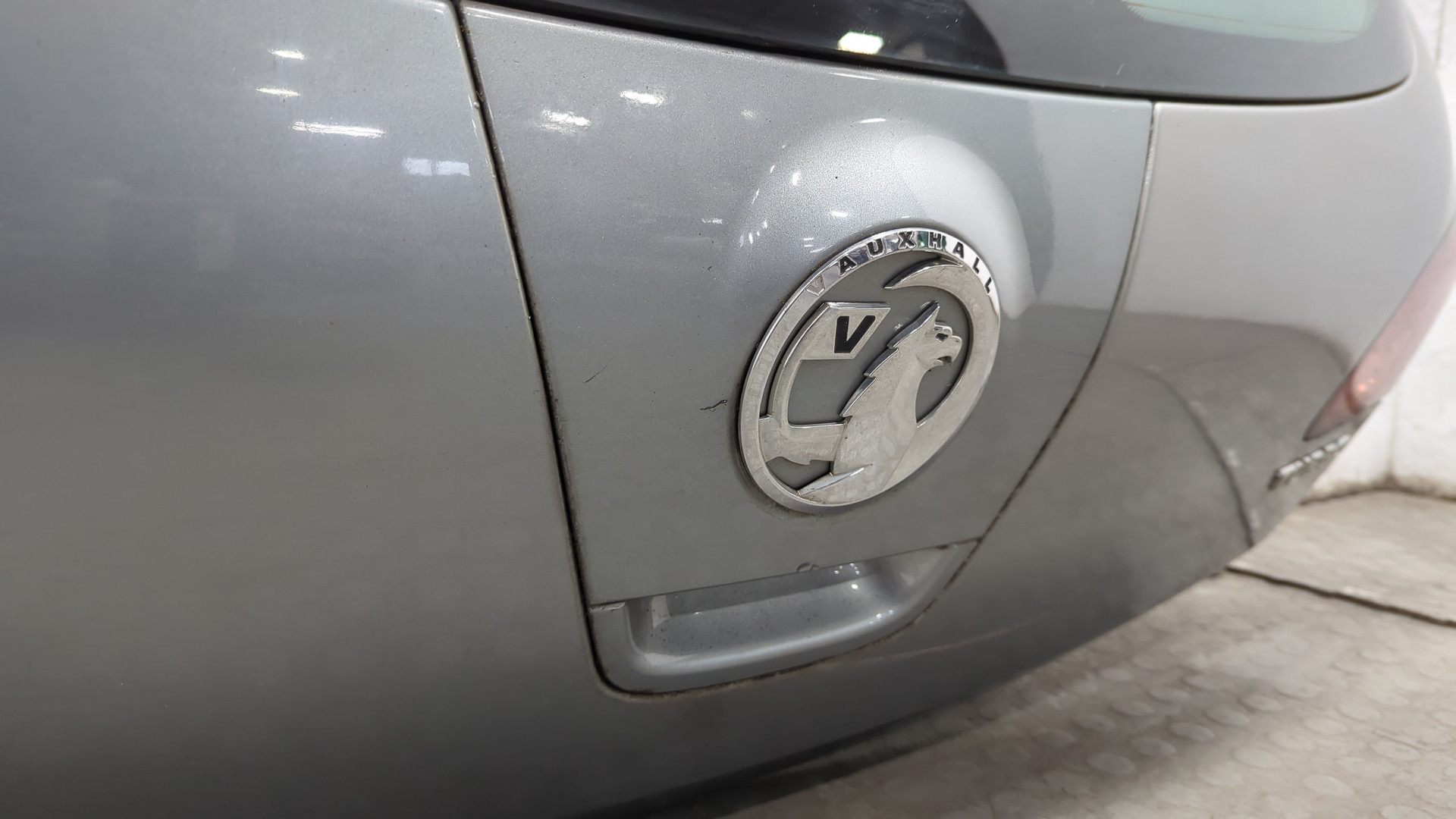 Дверь багажника