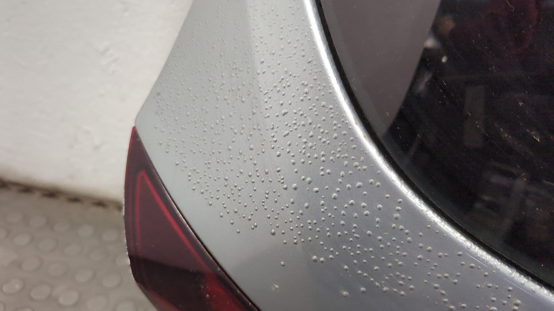 Дверь багажника