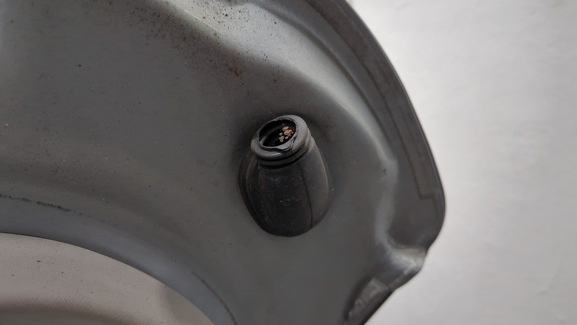 Дверь багажника